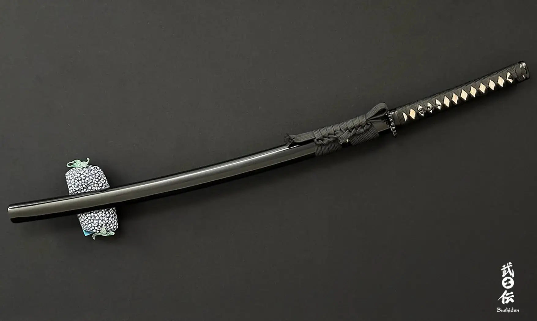 Iaïto, Sabre d'entraînement en acier Bushiden - Tombo 67 cm