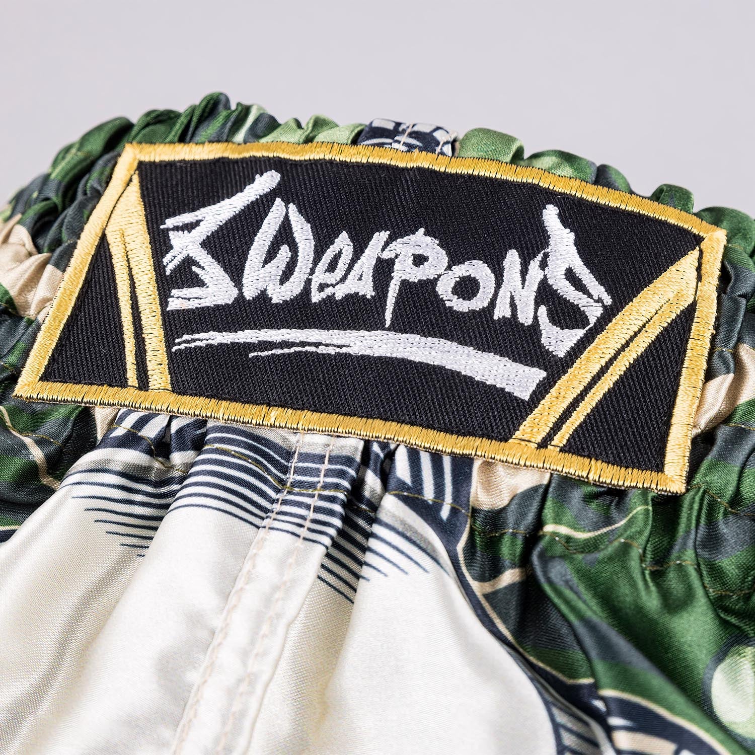 Short de Muay Thai - 8 WEAPONS - Bone Island - Olive/Or