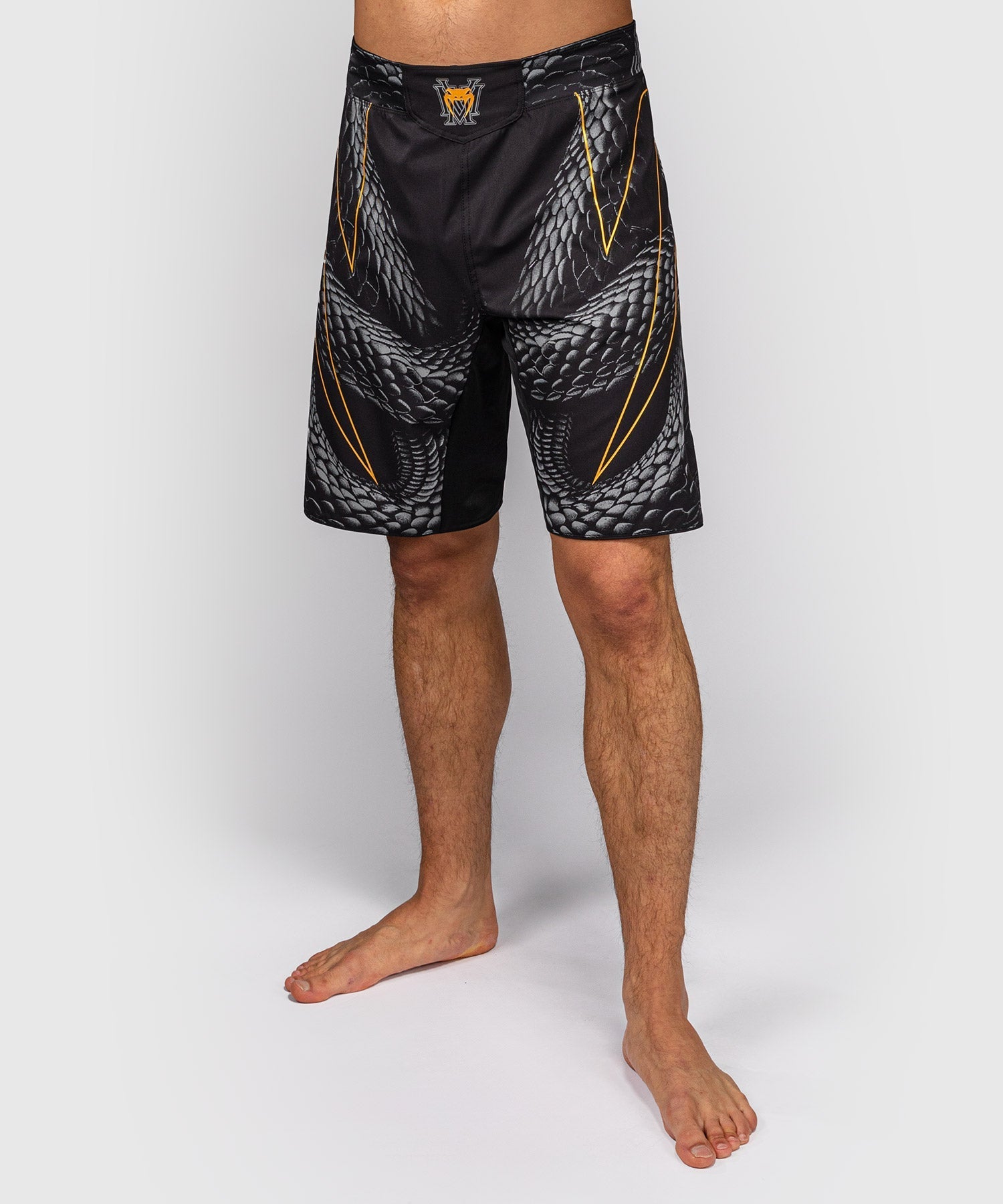 Fightshort Venum Matupa noir gris or, short MMA résistant avec liberté de mouvement optimale