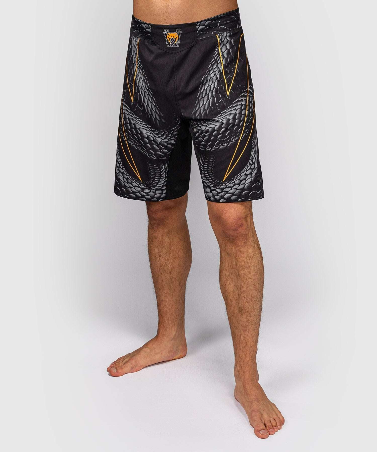 Fightshort Venum Matupa noir gris or, short MMA résistant avec liberté de mouvement optimale