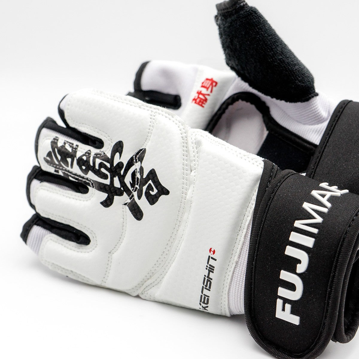 White and black Gants Kyokushin FUJIMAE karate gloves with PU material and EVA foam protection