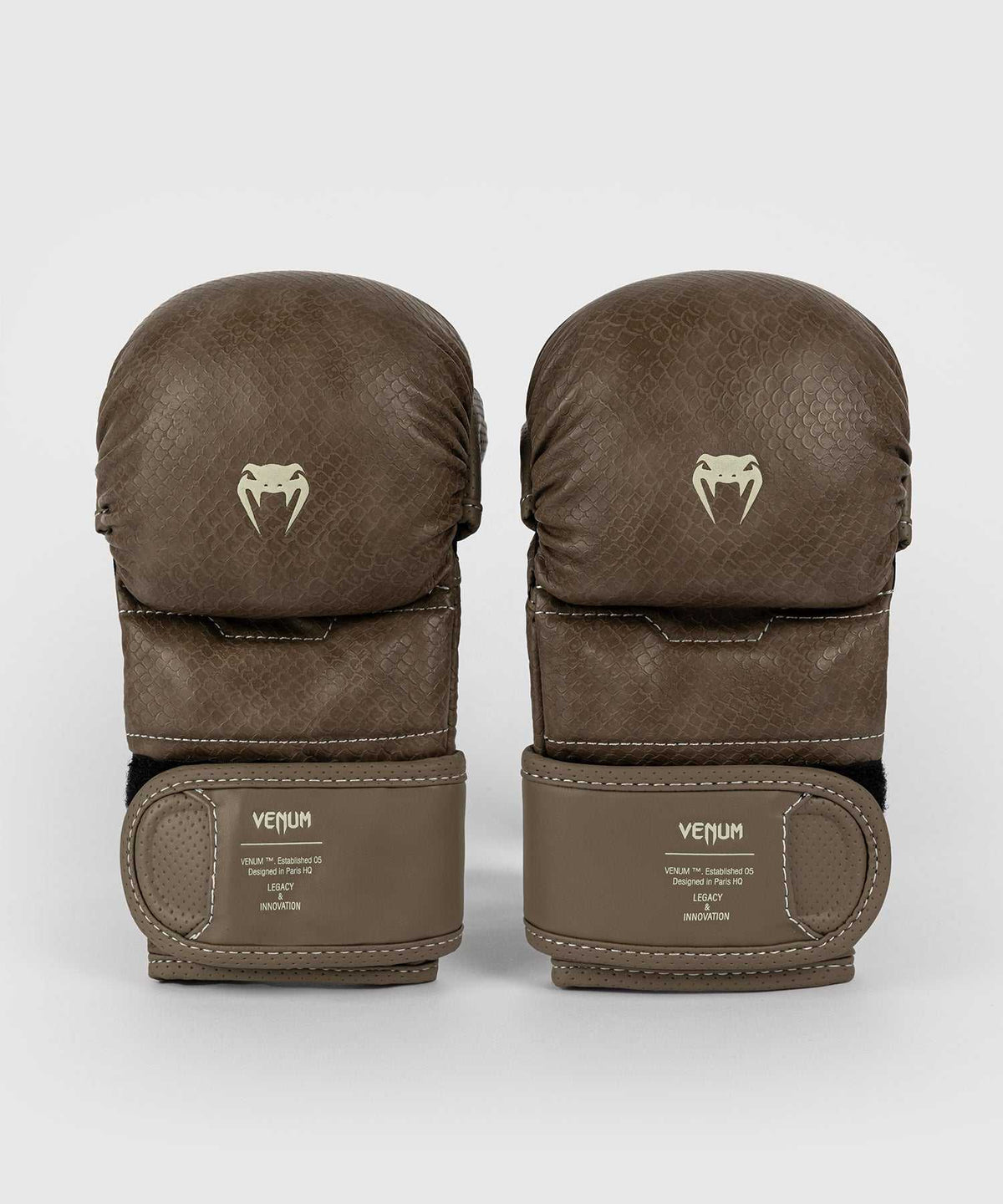 Gants de sparring MMA Venum marron avec mousse multi-densité et paume ouverte pour protection et précision