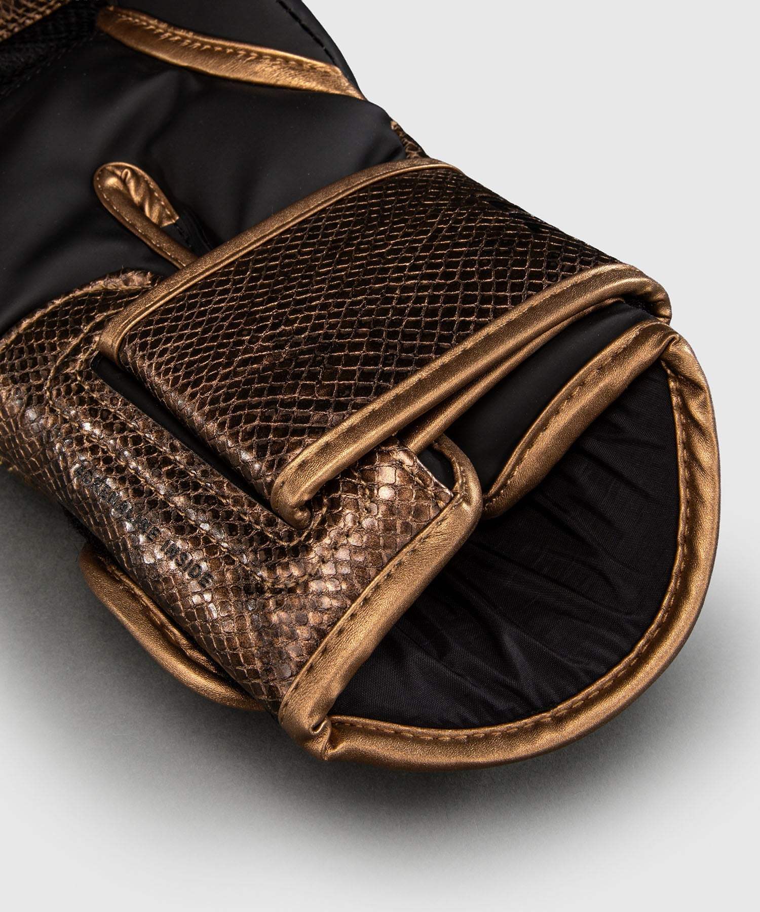 Gants de boxe Venum Challenger marron noir avec mousse multi-densité et velcro large pour entraînement combat
