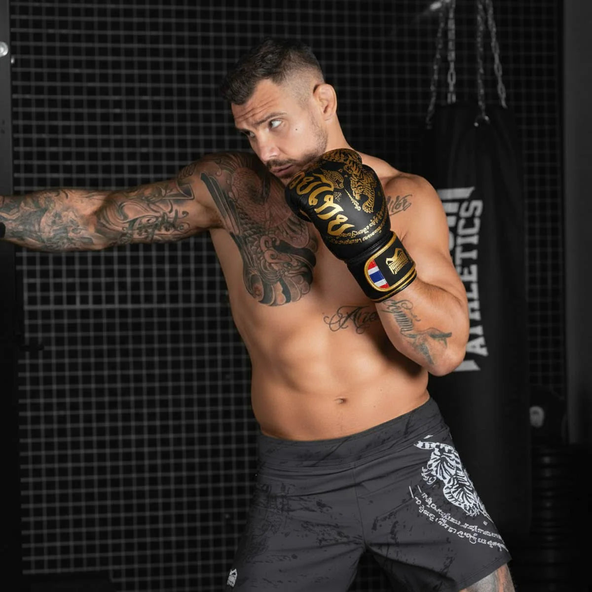 Gants de Boxe MUAY THAI - Phantom Athletics - Noir/or
