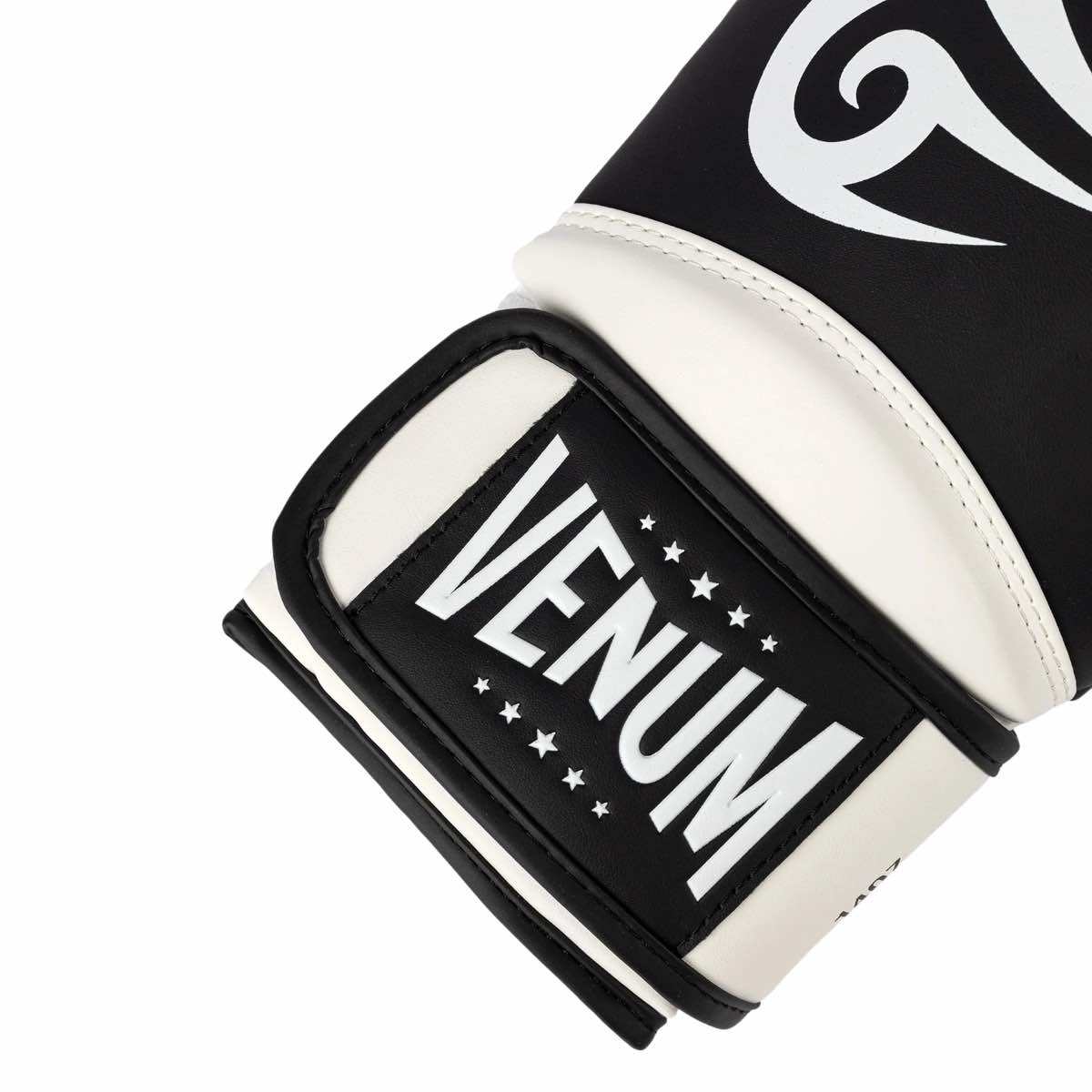 Gants de boxe professionnels Venum Giant 2.0 Mike Tyson en cuir noir et blanc avec design serpent et tatouage tribal