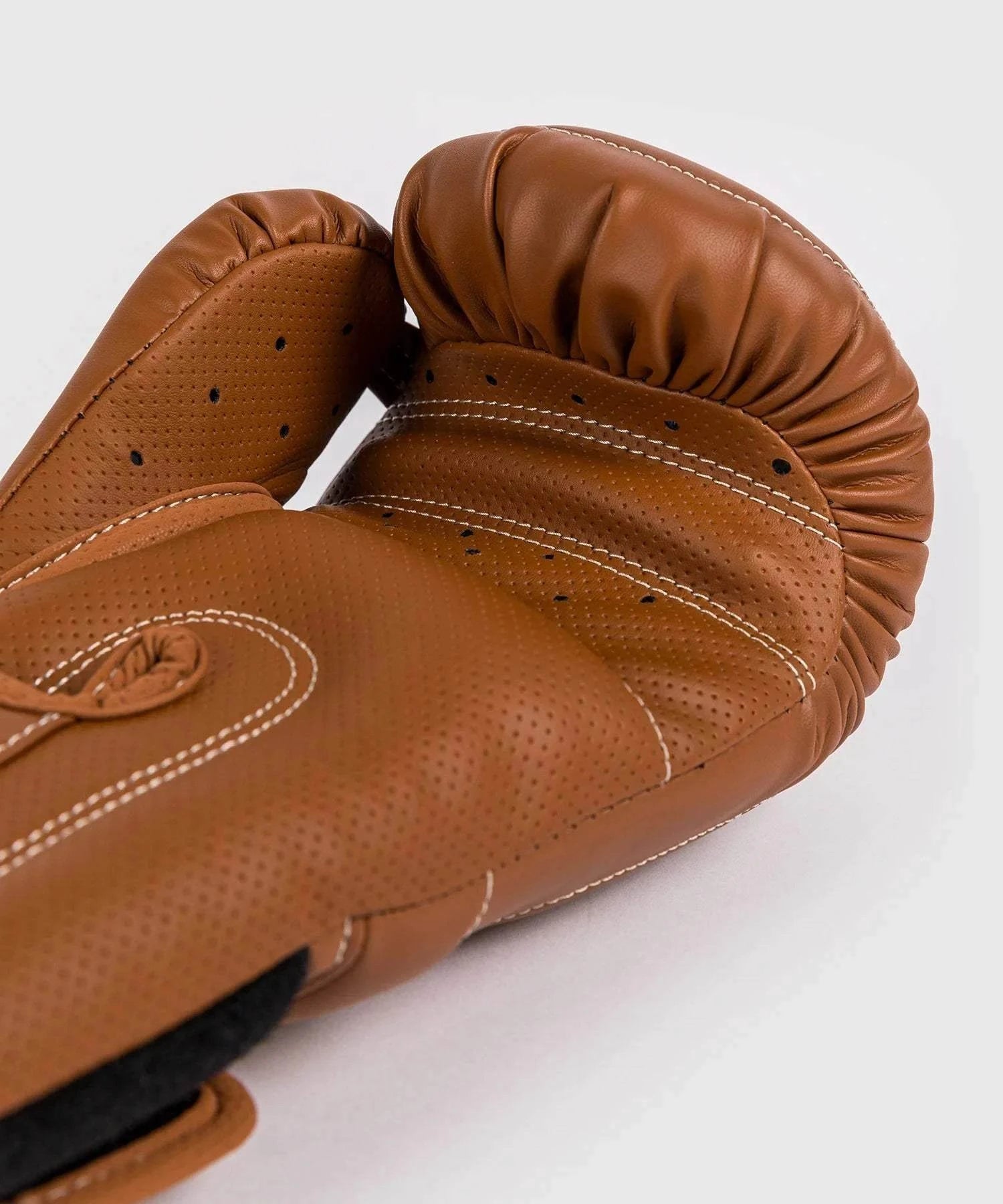Gants de boxe Venum Impact Evo - Havana - Puissance et Style Vintage