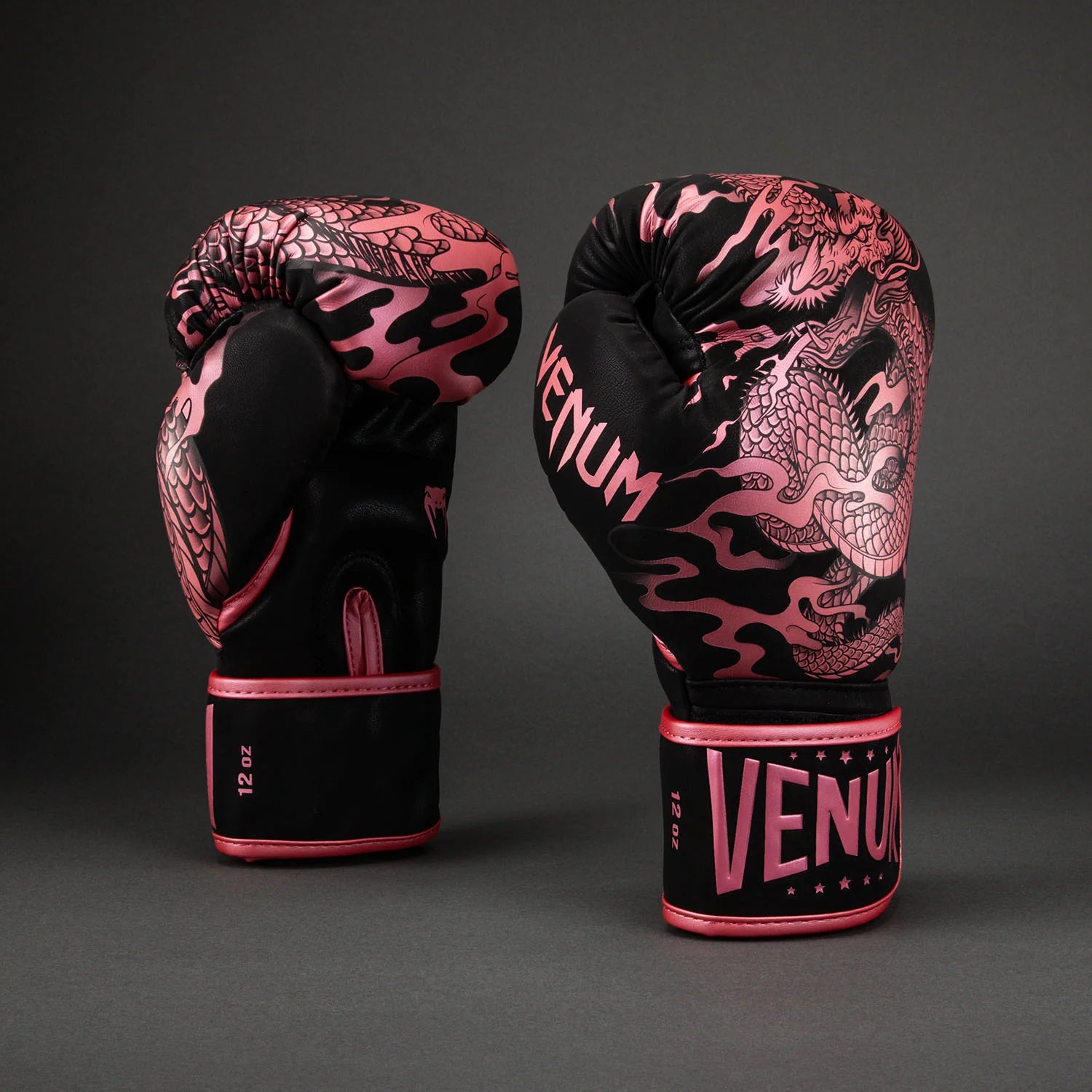 Gants de boxe Venum Dragon’s Flight – Noir/Rose Métallisé
