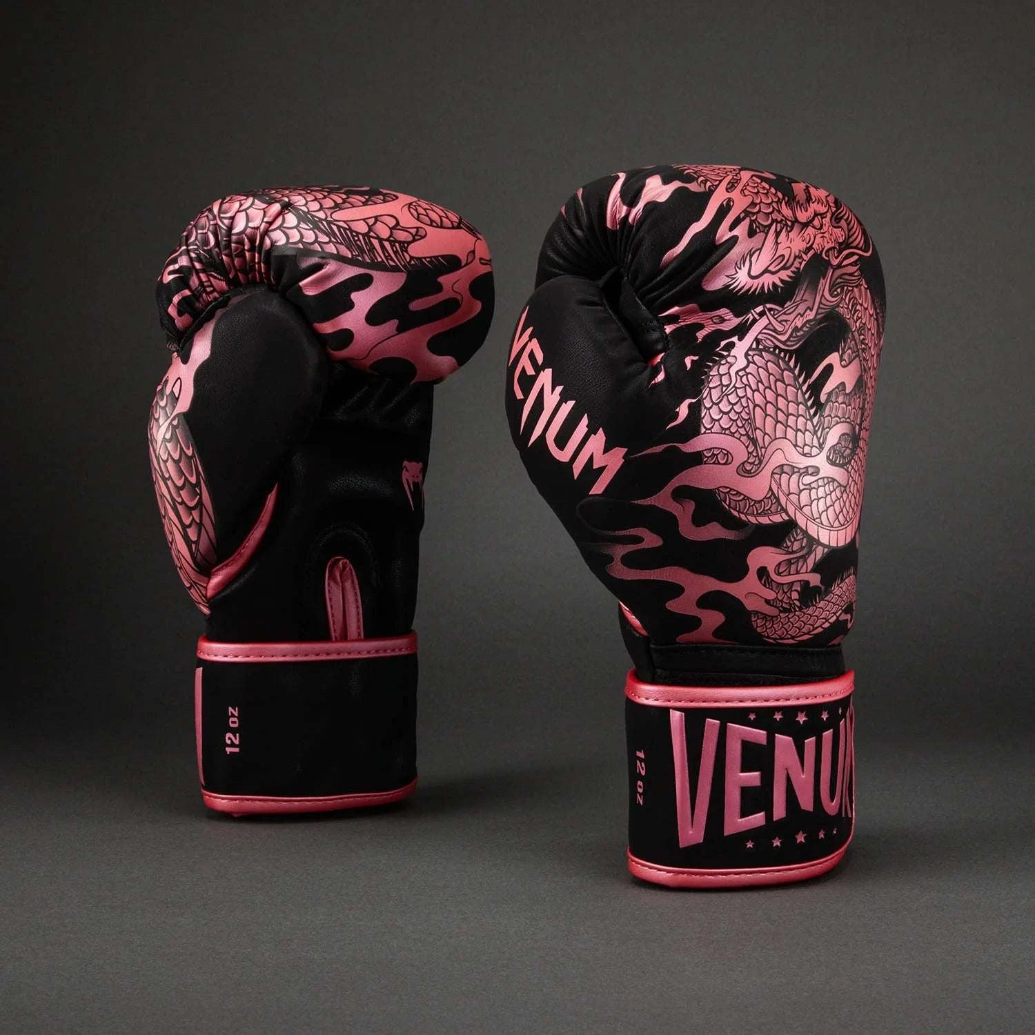 Gants de boxe Venum Dragon’s Flight – Noir/Rose Métallisé