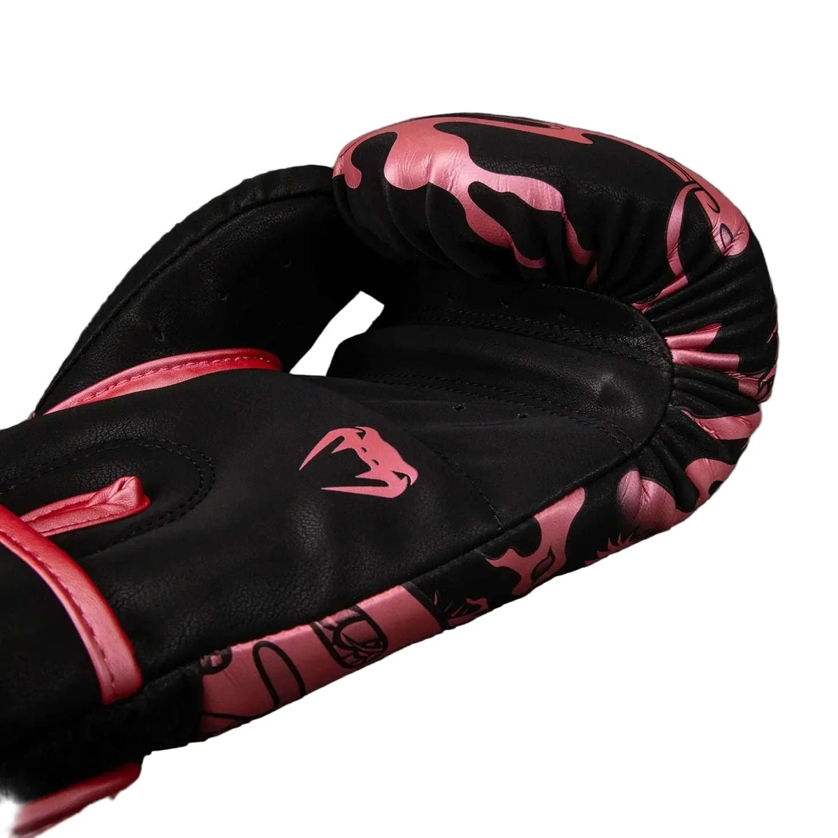 Gants de boxe Venum Dragon’s Flight noir et rose métallisé, protection et confort féminins
