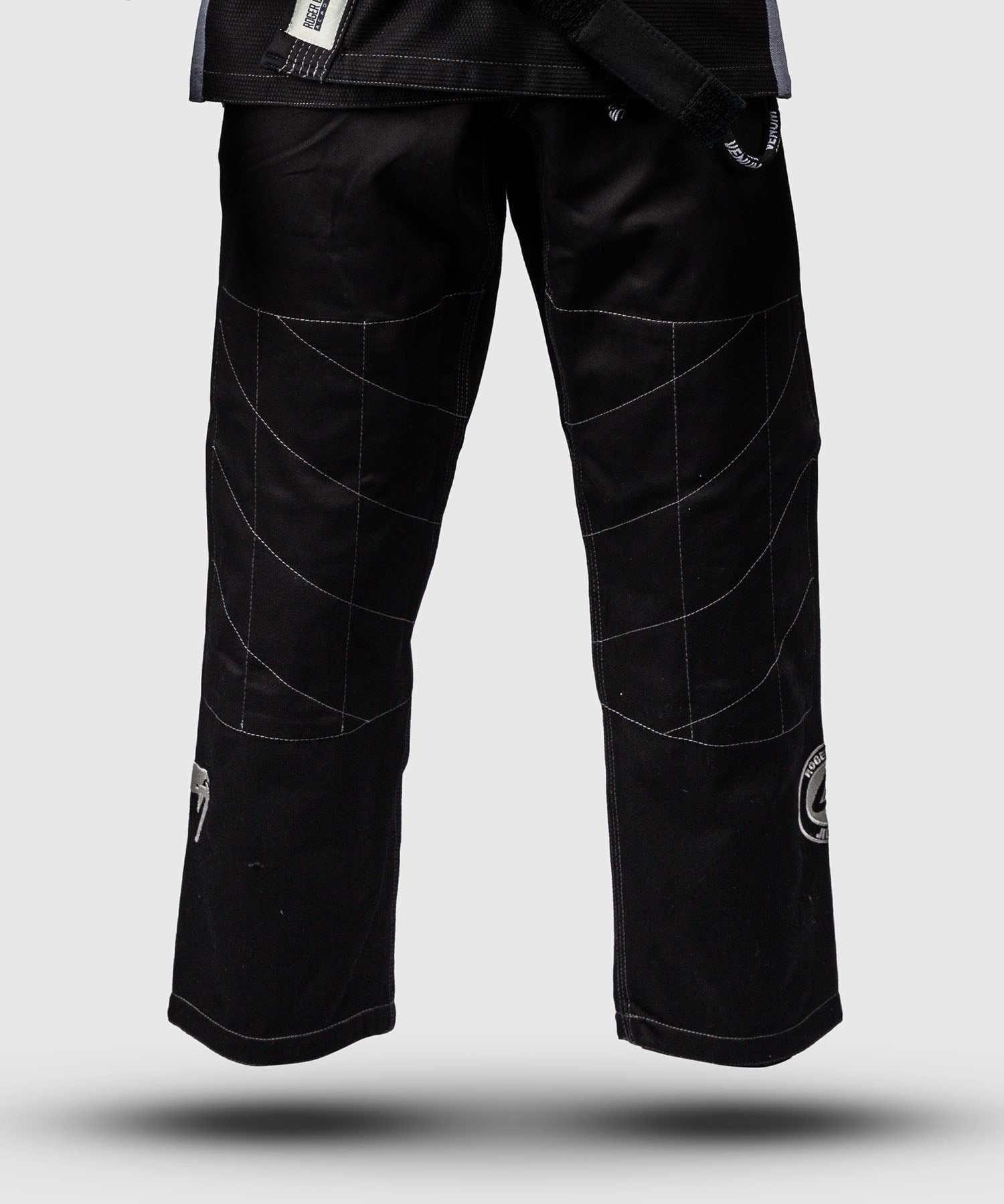 Kimono JJB Venum noir collaboration Roger Gracie, coton 380 gsm, pantalon Ripstop 280 g, homologué IBJJF.