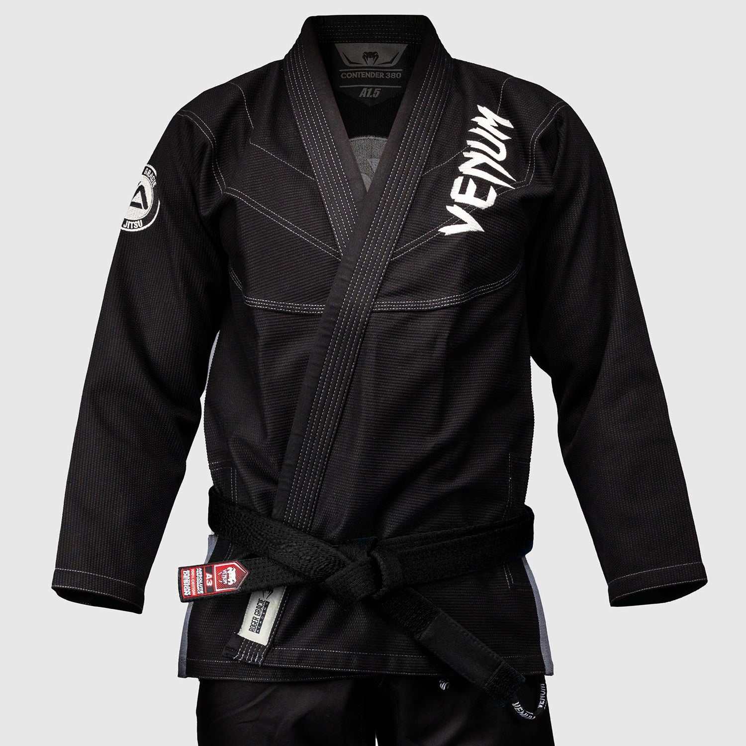 Kimono JJB Venum noir robuste et confortable pour jiu-jitsu brésilien, collaboration Roger Gracie Academy.