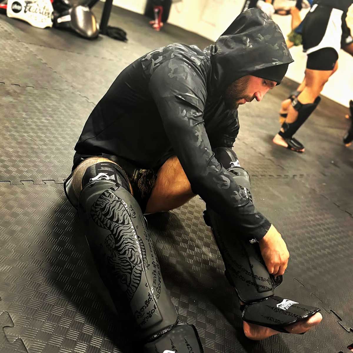 Protège-Tibias Muay Thaï - Phantom Athletics Noir