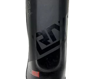 High-density RD BOXING V5 black shin guard with reinforced foam and double velcro straps for intensive training and sparring
