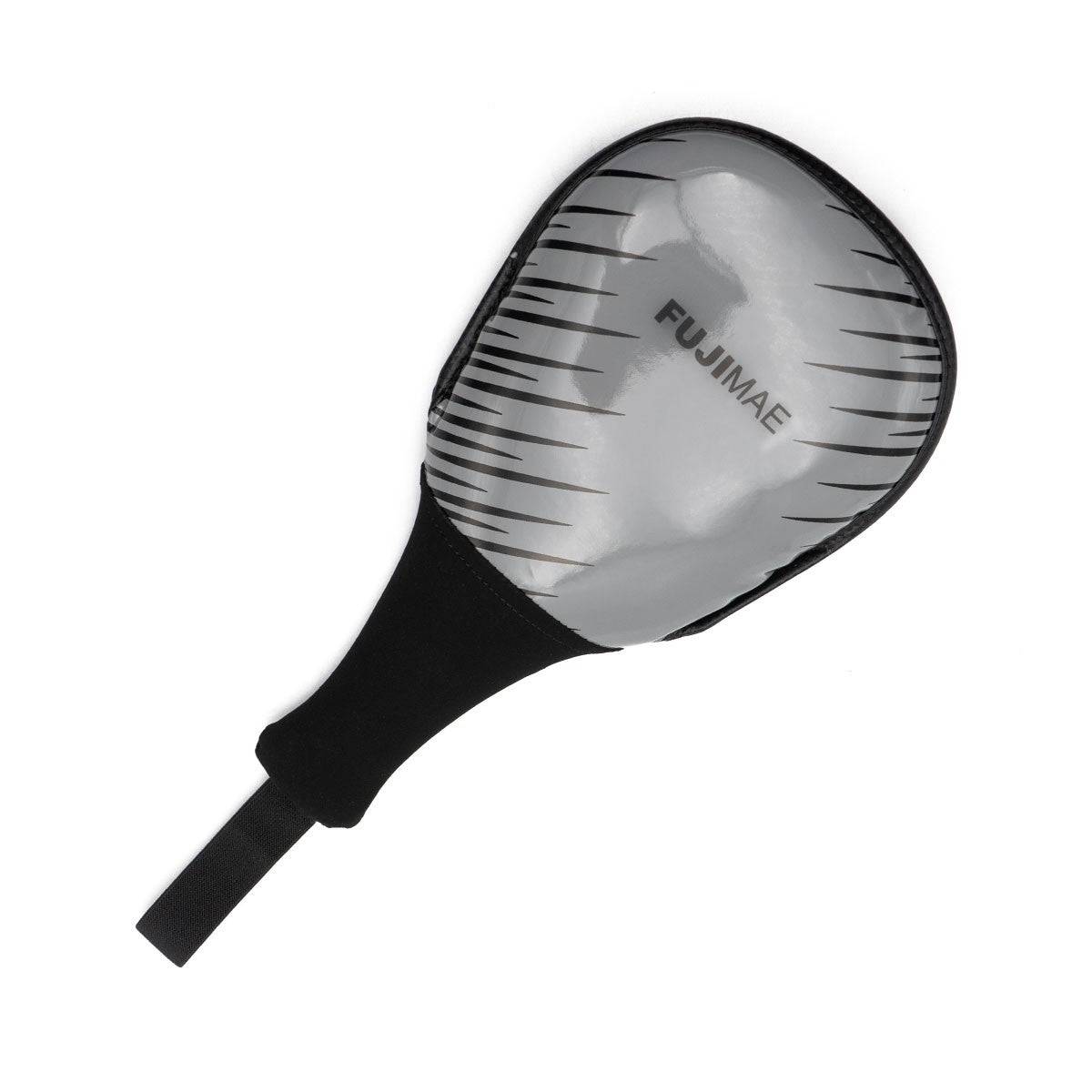 Raquette Pang Pang FUJIMAE noire et grise pour entraînement arts martiaux avec revêtement PU brillant et mousse haute densité.