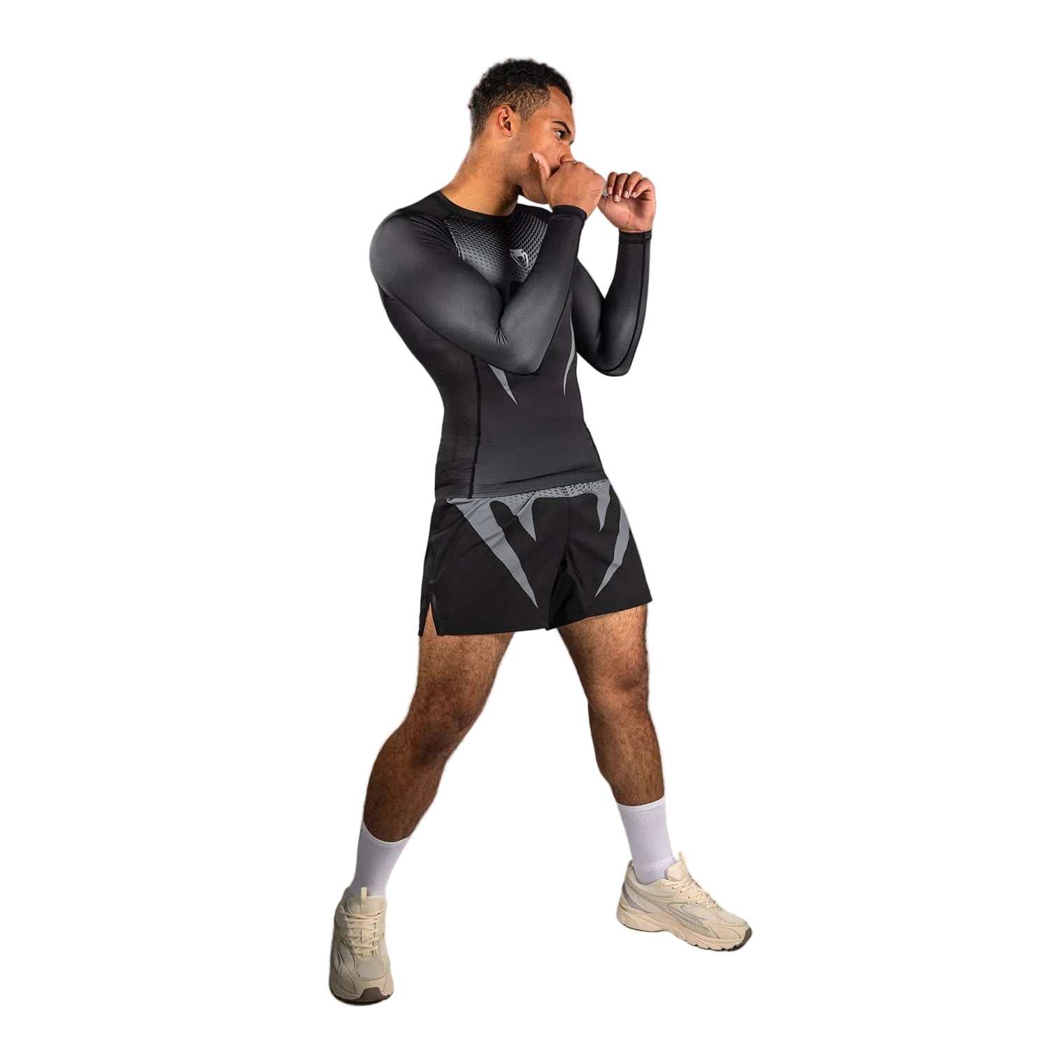 Rashguard Venum No-Gi noir et gris argenté pour le grappling et les sports de combat