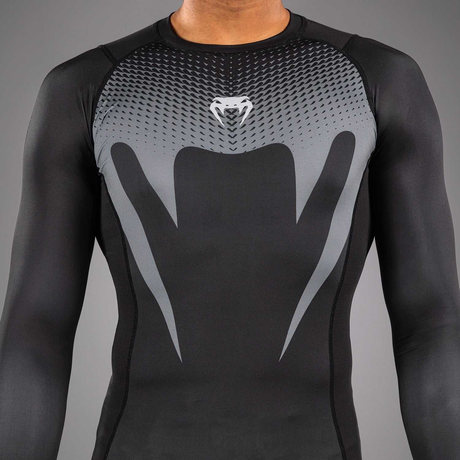 Haut de compression Venum No-Gi manches longues avec logo Venum