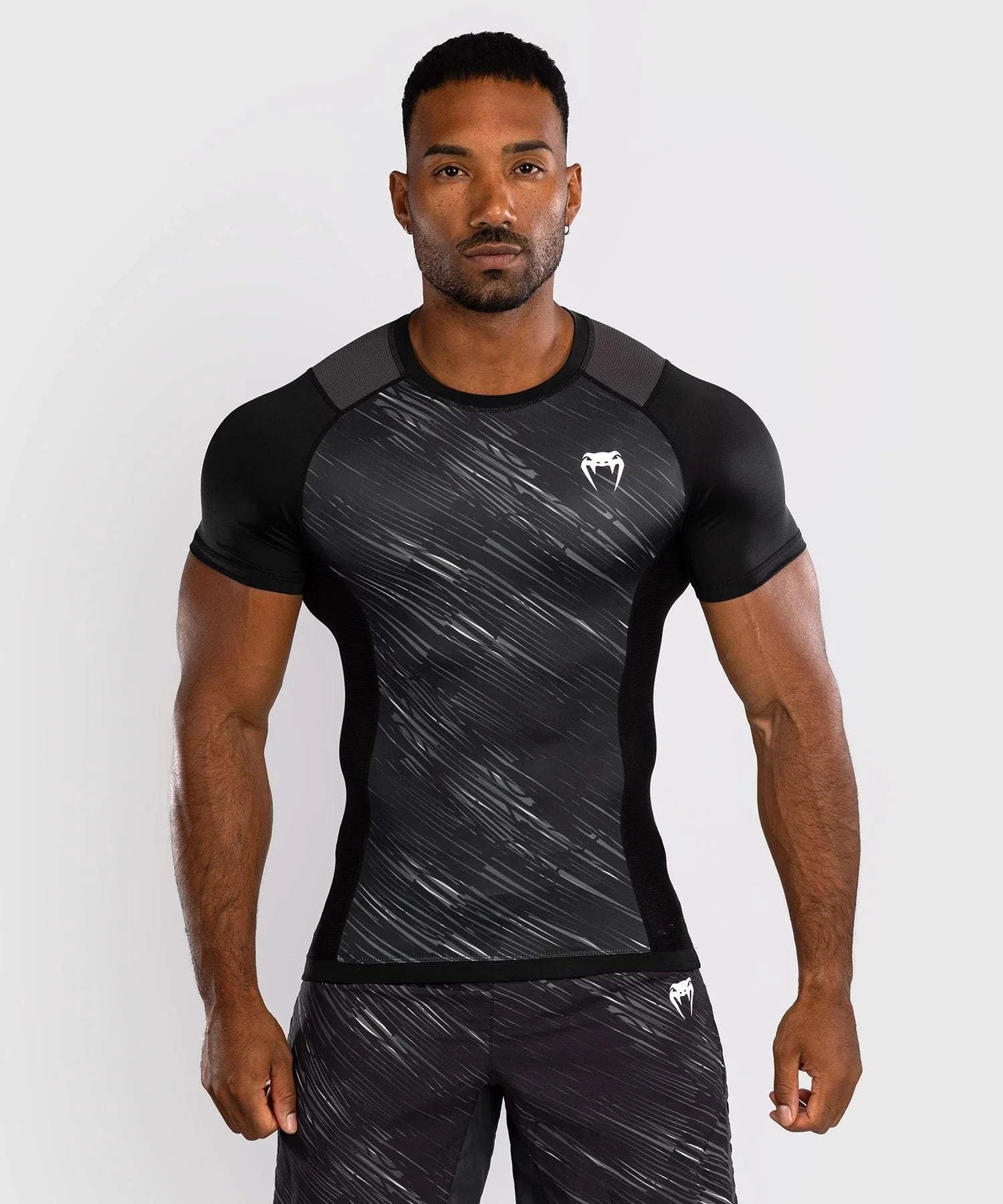 Rashguard Venum Rapid Manches Courtes – Noir/Gris Storm