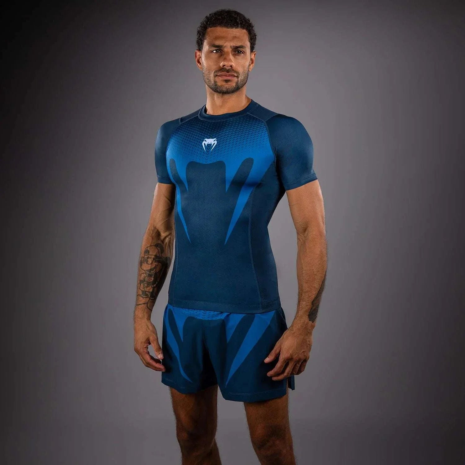 Rashguard Venum No Gi noir et blanc compression haute performance JJB MMA