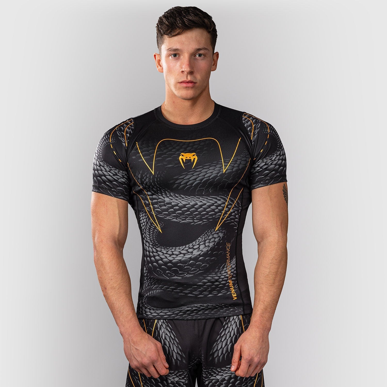 Rashguard Manches Courtes Venum Matupa - Noir/Gris/Or