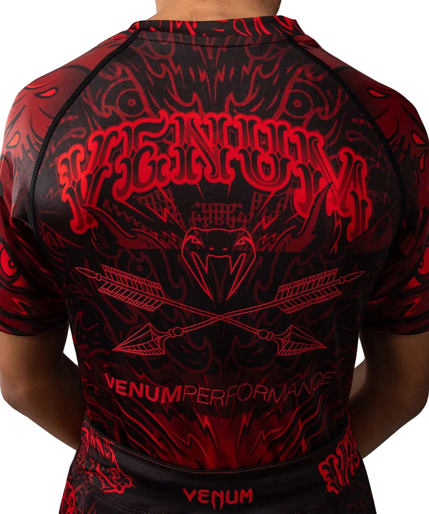 Rashguard enfant manches courtes Venum Wolf Atak noir rouge, protection et confort pour sports de combat enfants