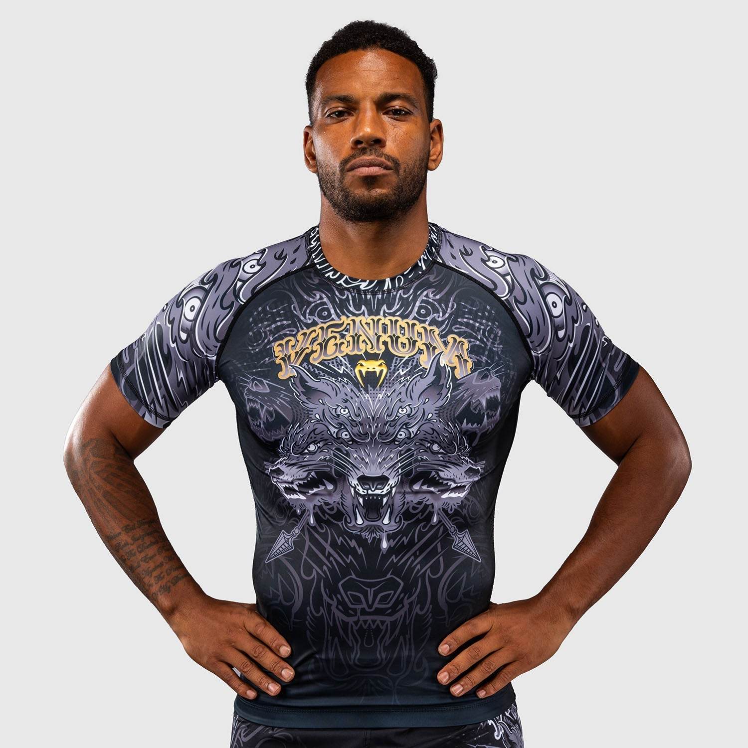 Rashguard manches courtes Venum Wolf Atak noir et gris pour MMA et grappling