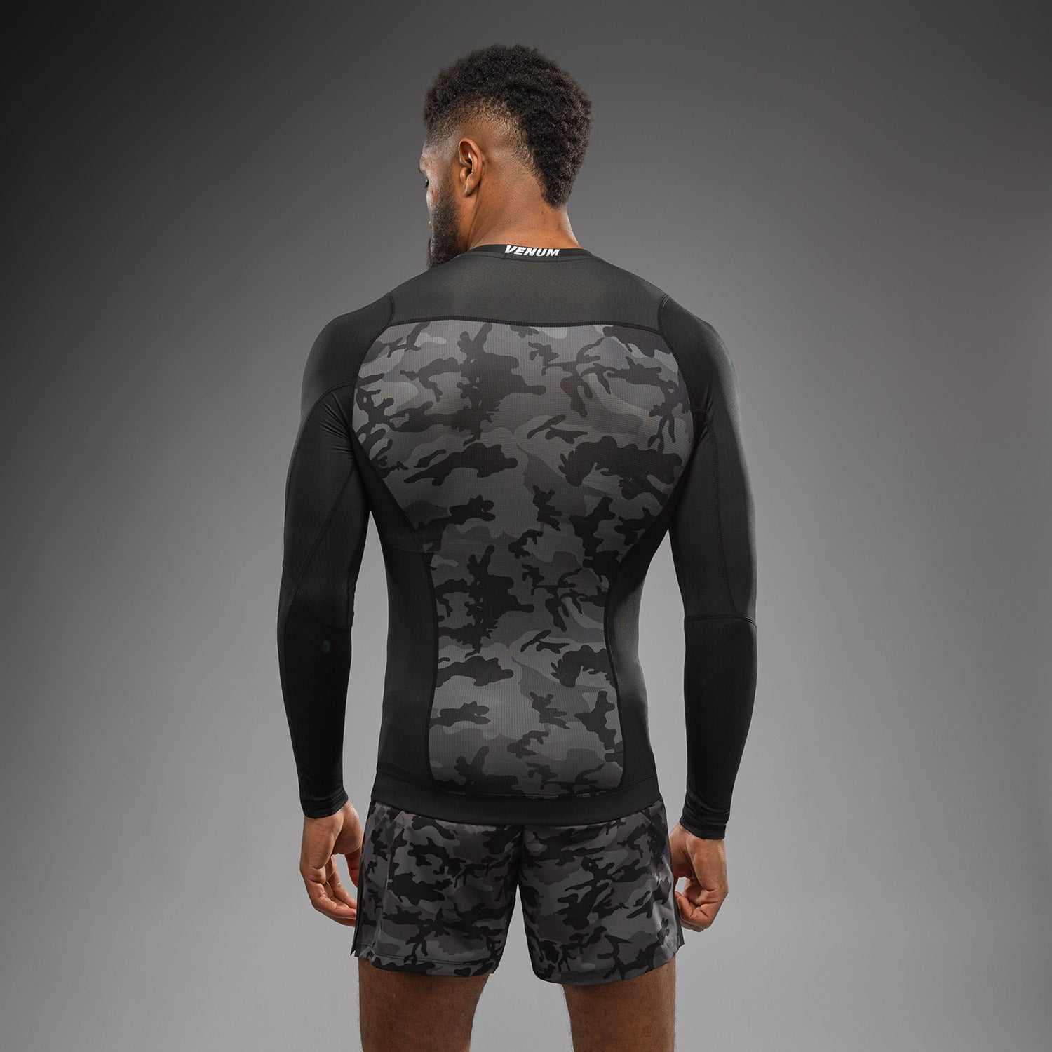 Rashguard manches longues noir gris Venum x Polaris pour grappling et MMA avec compression et protection