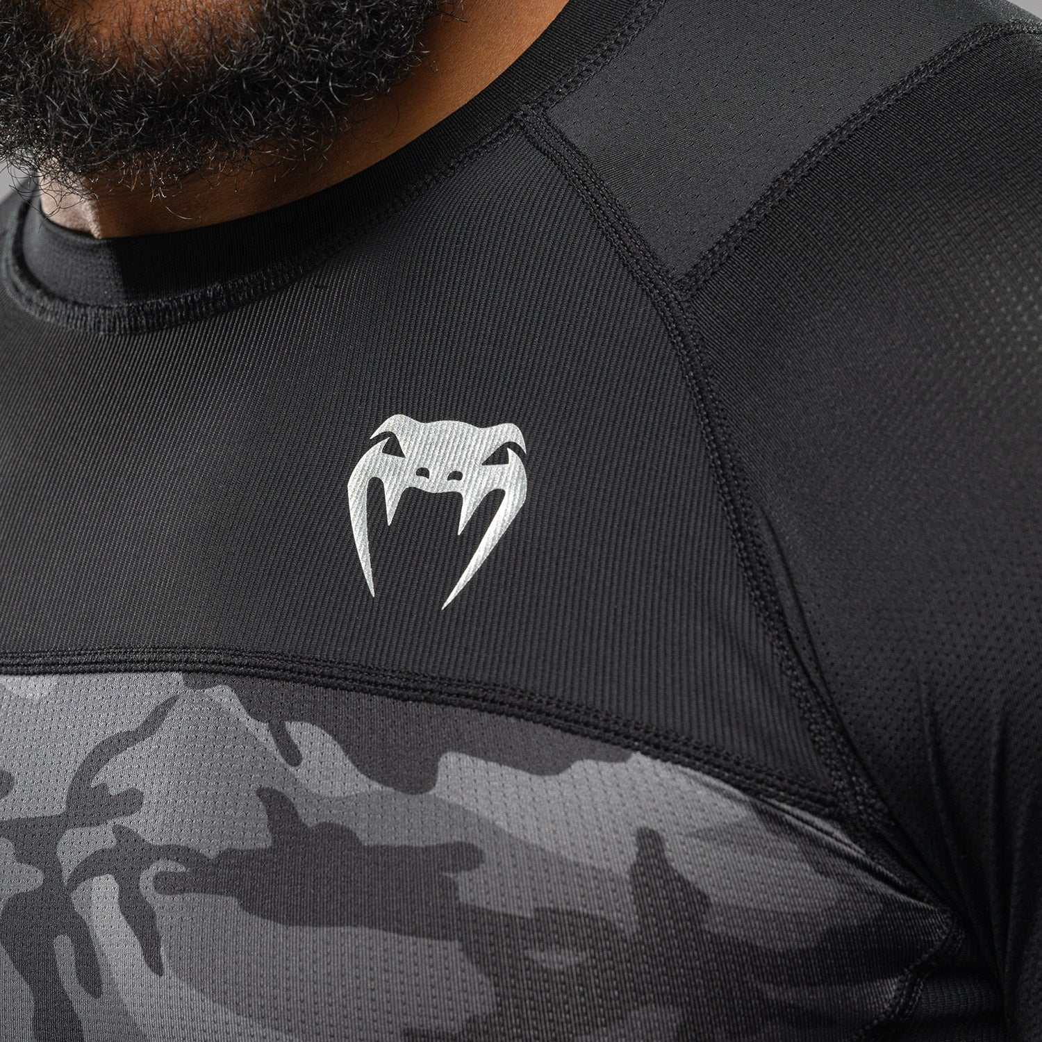 Rashguard manches longues Venum x Polaris noir et gris pour grappling et MMA