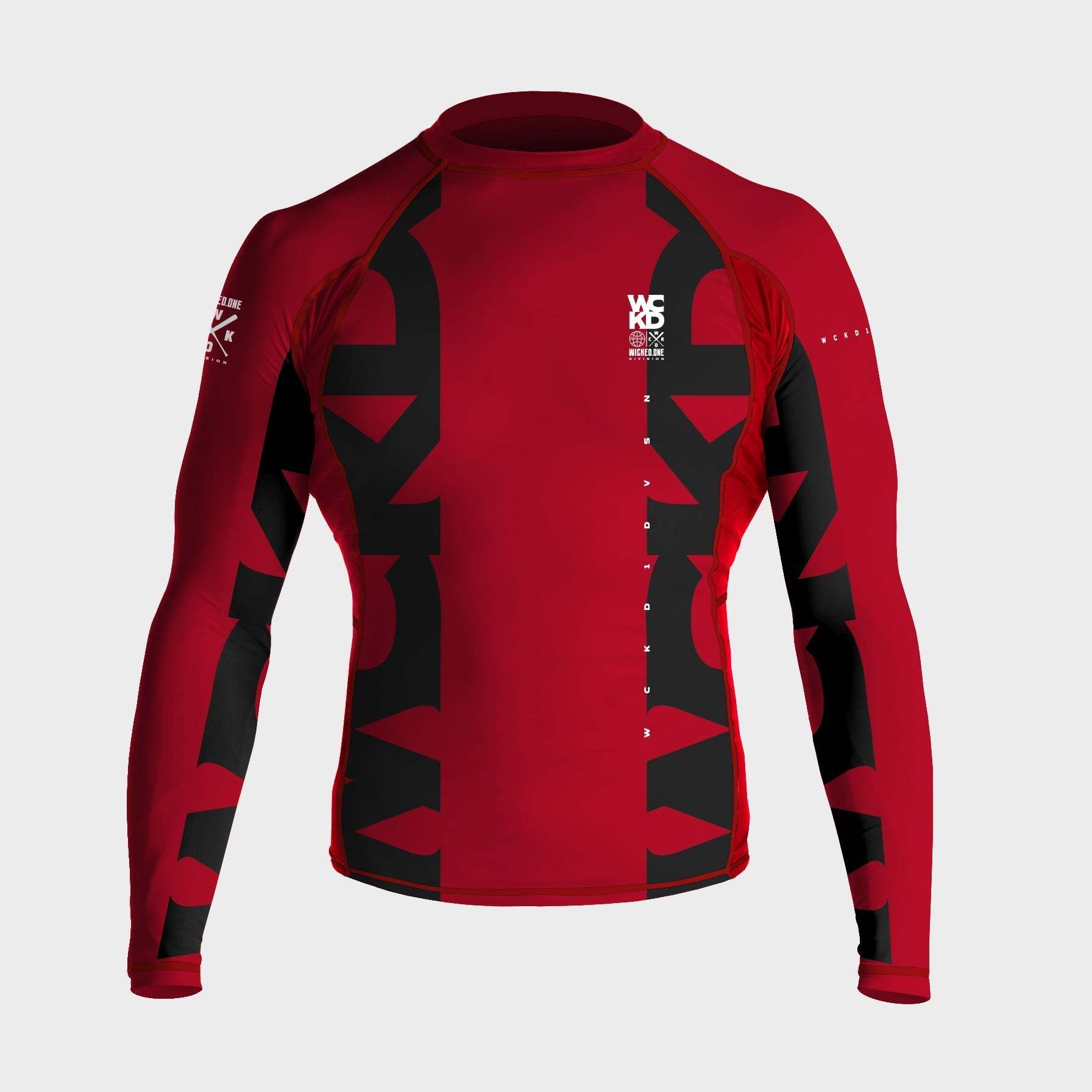 Homme portant un rashguard manches longues Wicked One rouge pour sports nautiques