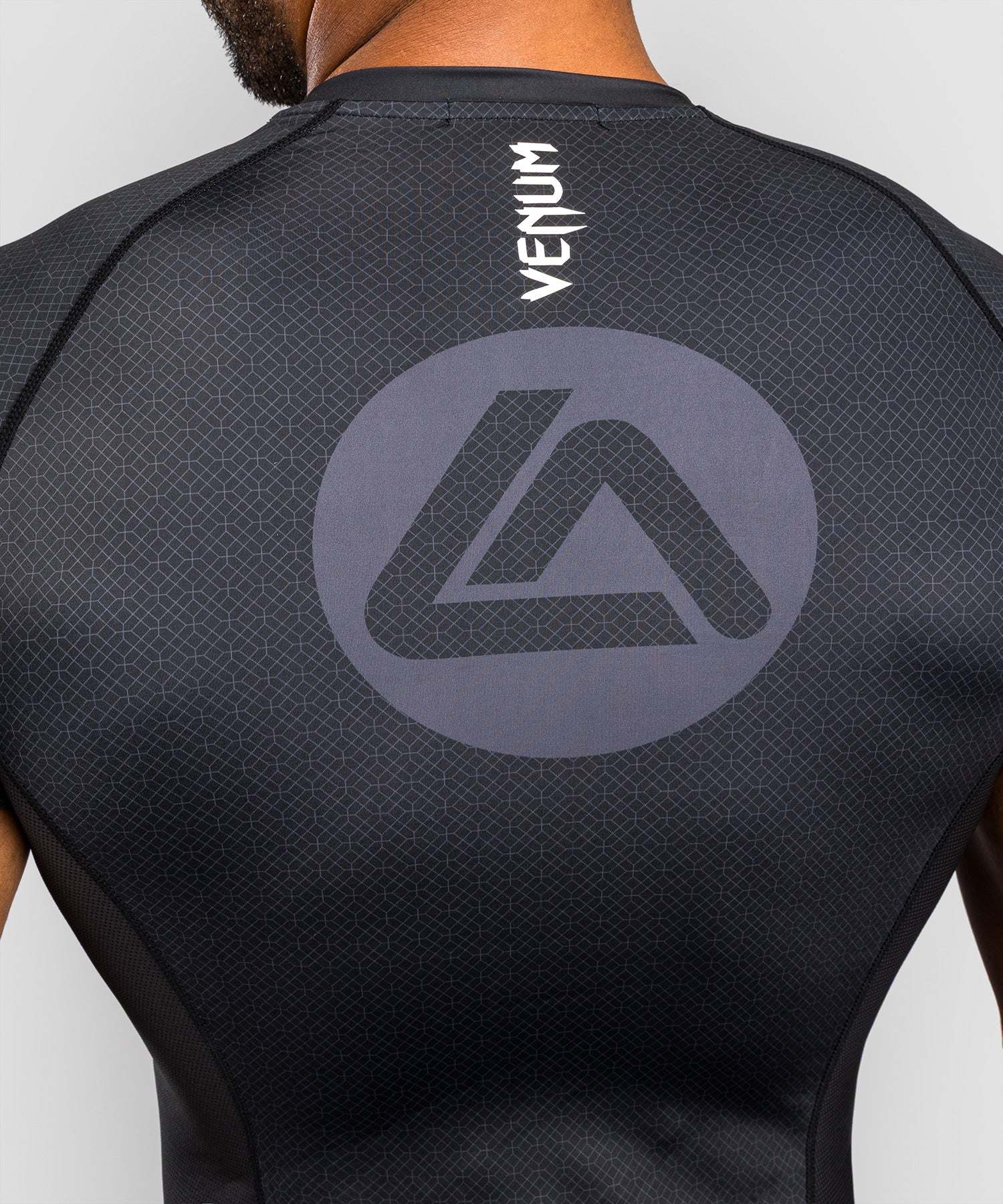 Rashguard manches courtes noir Venum x Roger Gracie Academy pour BJJ et grappling