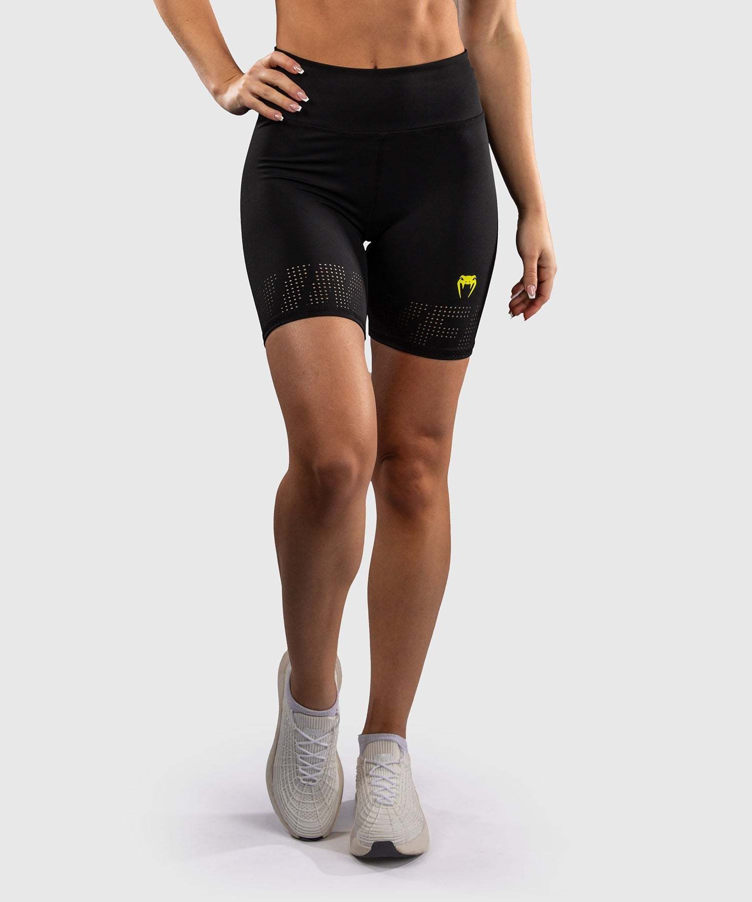Short de Compression Venum Lazer femme noir jaune pour training performant et confortable
