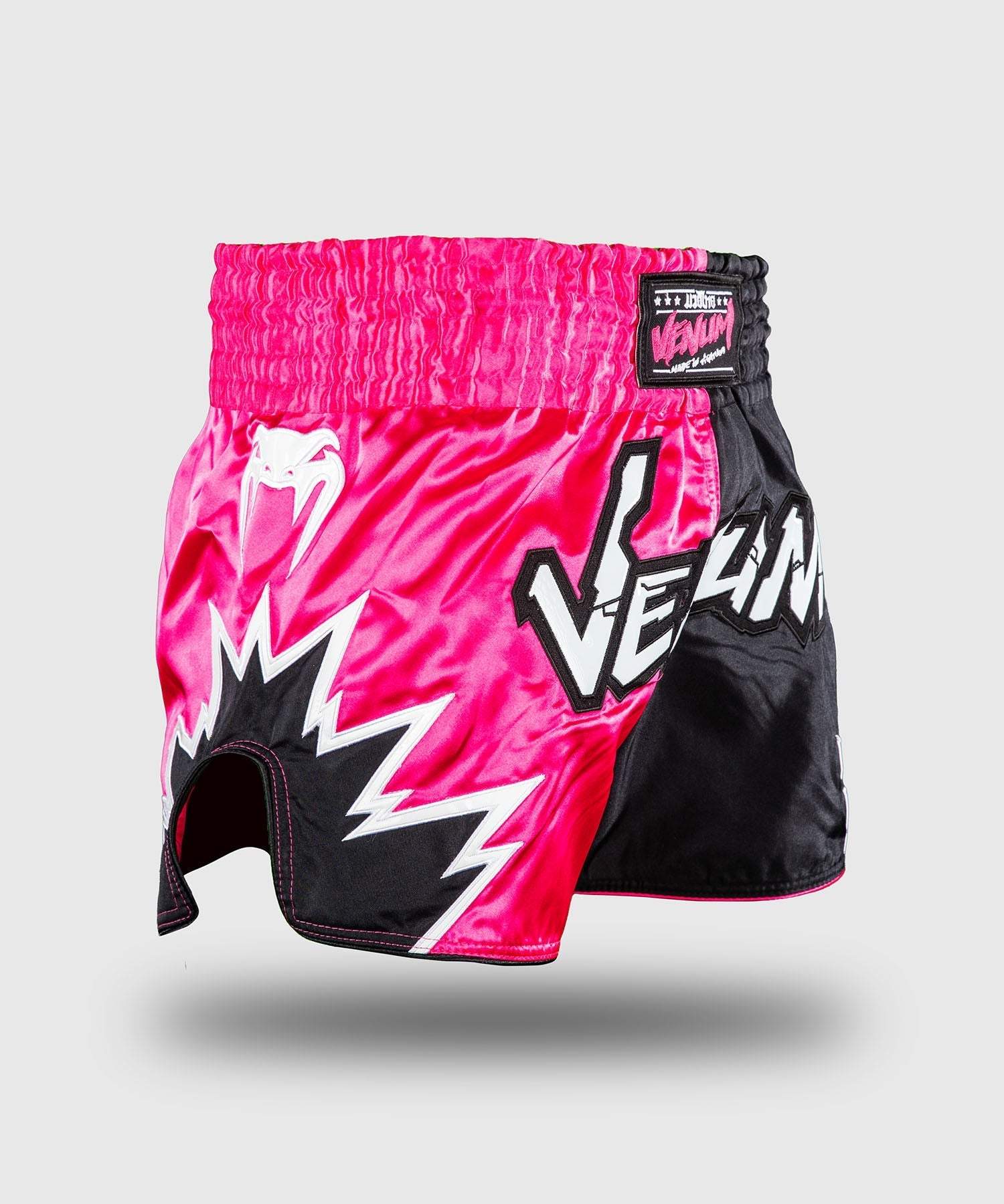 Short de Muay Thai Venum Inferno 2.0 rose et noir, léger et confortable pour entraînement et combat