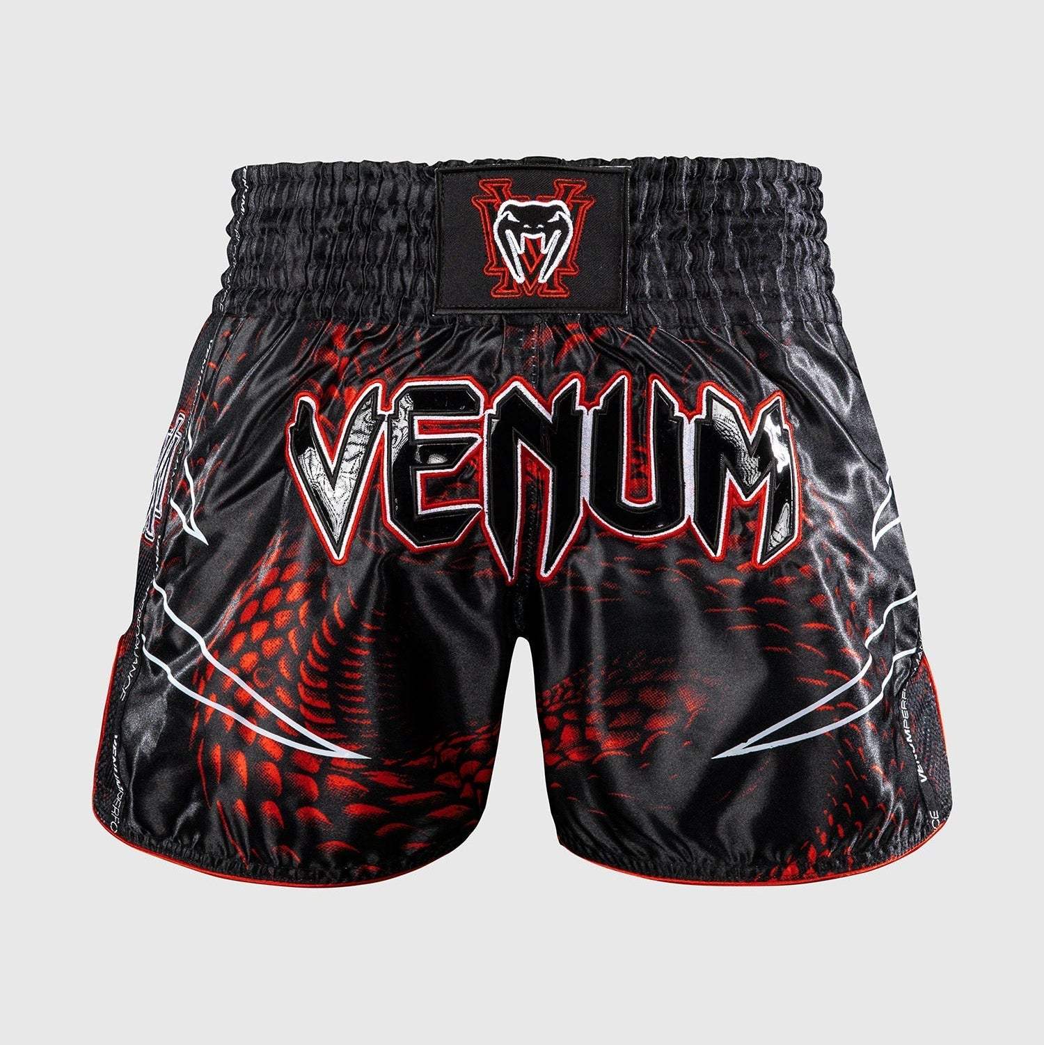 Short de Muay Thai Venum Matupa noir rouge argent léger et flexible pour entraînement intense