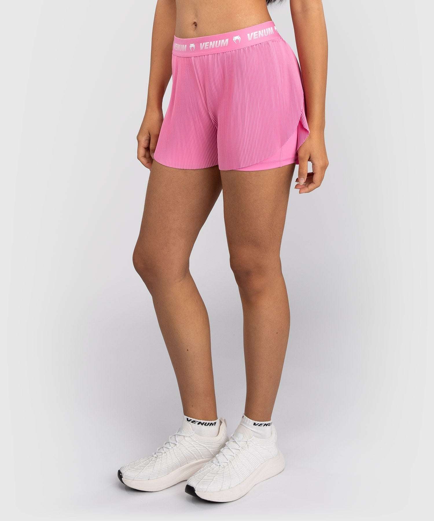 Short de training féminin Venum Flowfit rose pour entraînement sportif
