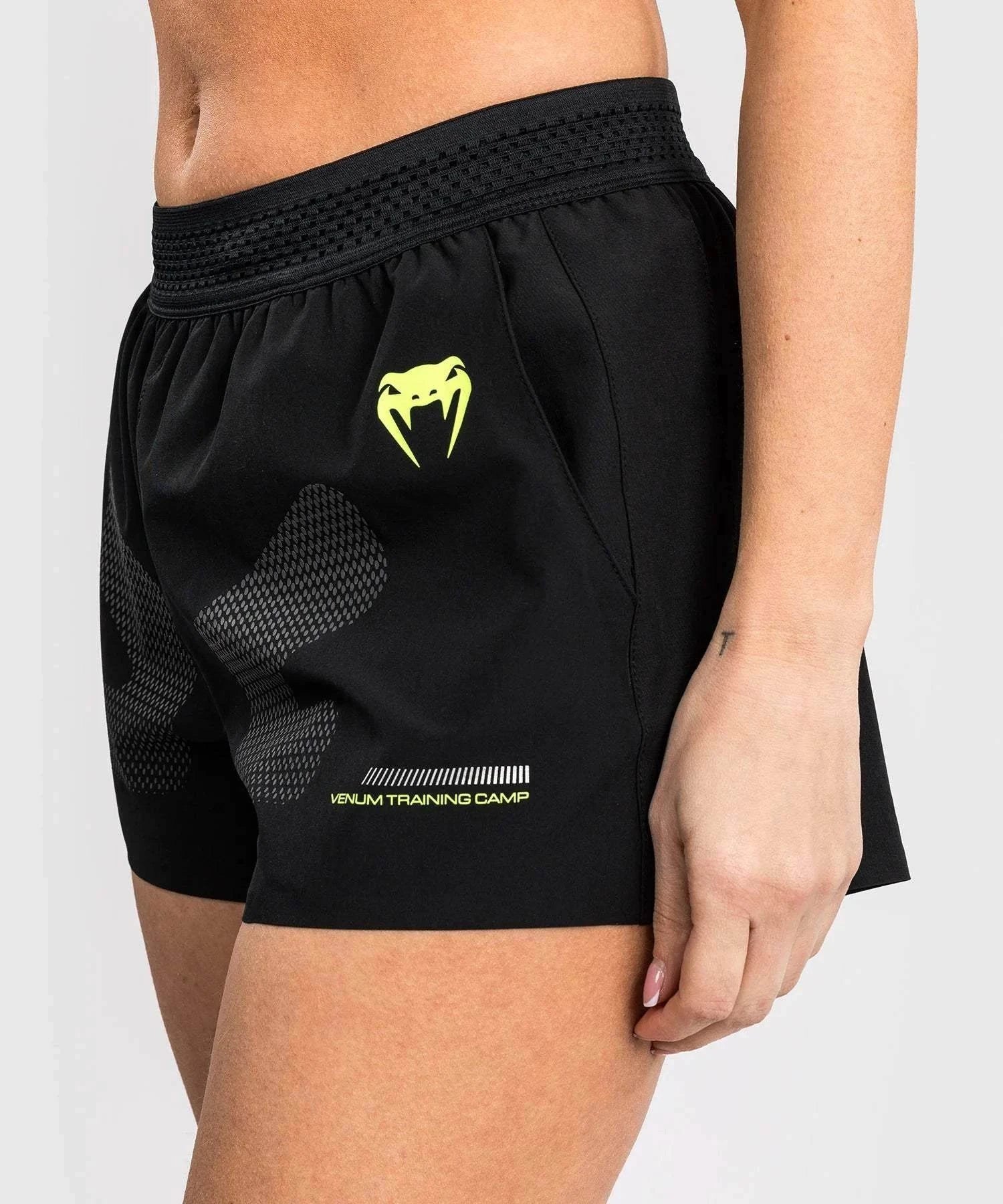 Short de Combat Femme Venum Training Camp 4.0 - Noir/Vert Fluo