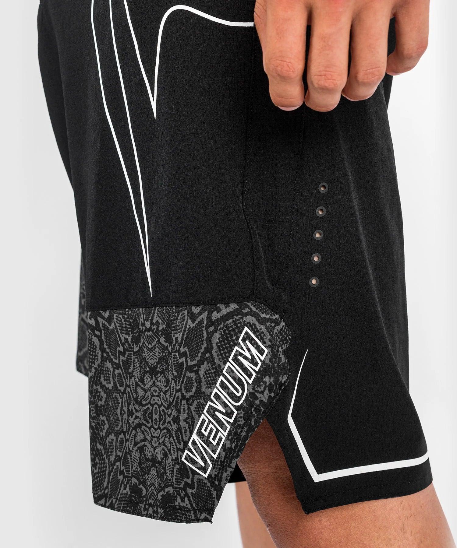 Short de MMA Light 4.0 Venum- Noir/Blanc - Boutique des Arts Martiaux et Sports de Combat