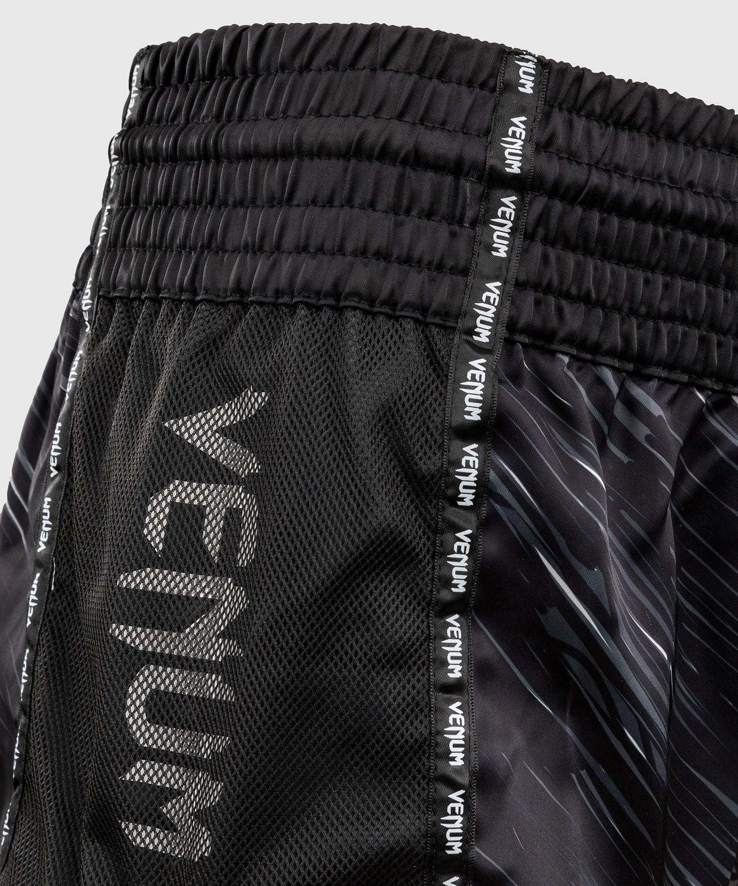 Venum Rapid Muay Thai Shorts Noir/Gris – Légèreté & Liberté de mouvement