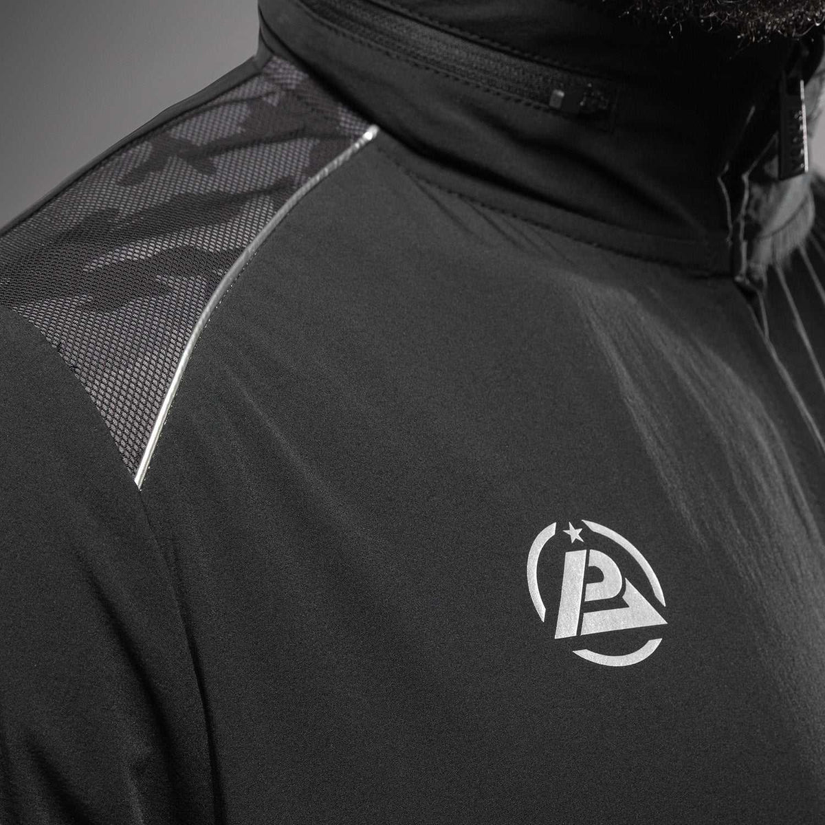 Veste de survêtement Venum x Polaris noir et gris, coupe ajustée et confortable pour entraînement et quotidien