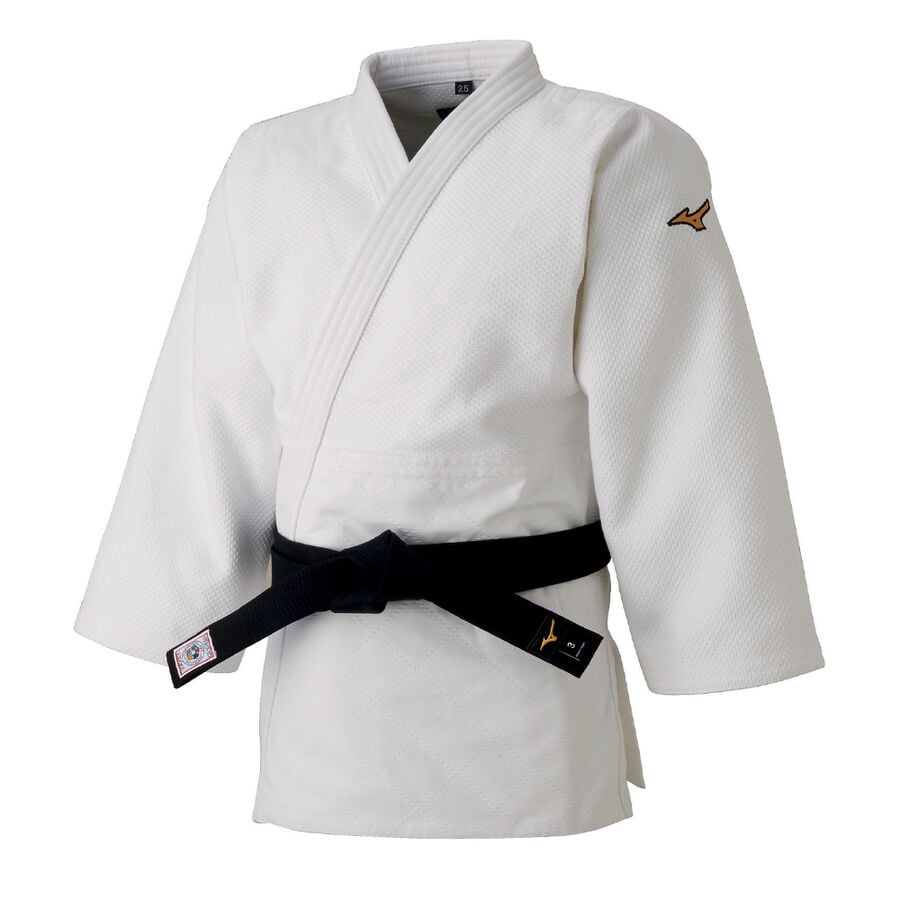White Veste de Judo Mizuno Yusho Best IJF 2023 Slim with black belt, official competition judo jacket compliant with IJF standards