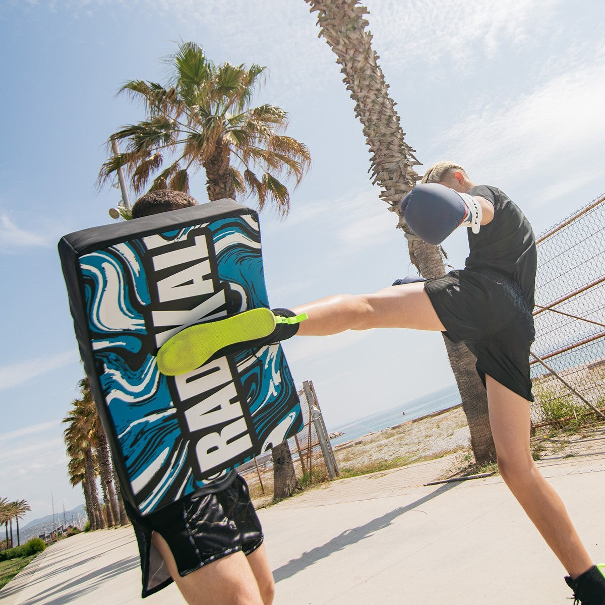 Bouclier de frappe incurvé Radikal FUJIMAE – Arts martiaux