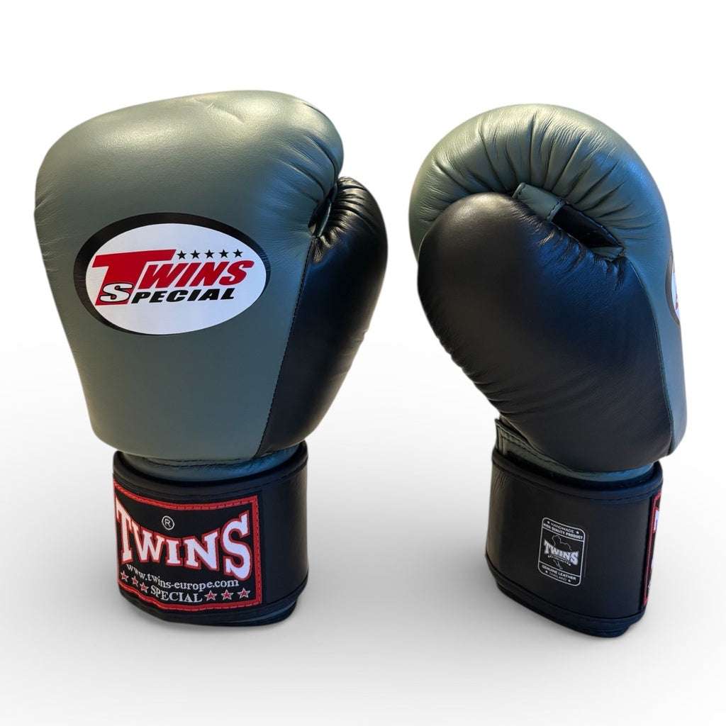Gants de boxe Twins Air coloris Noir Olive, paume en maille respirante