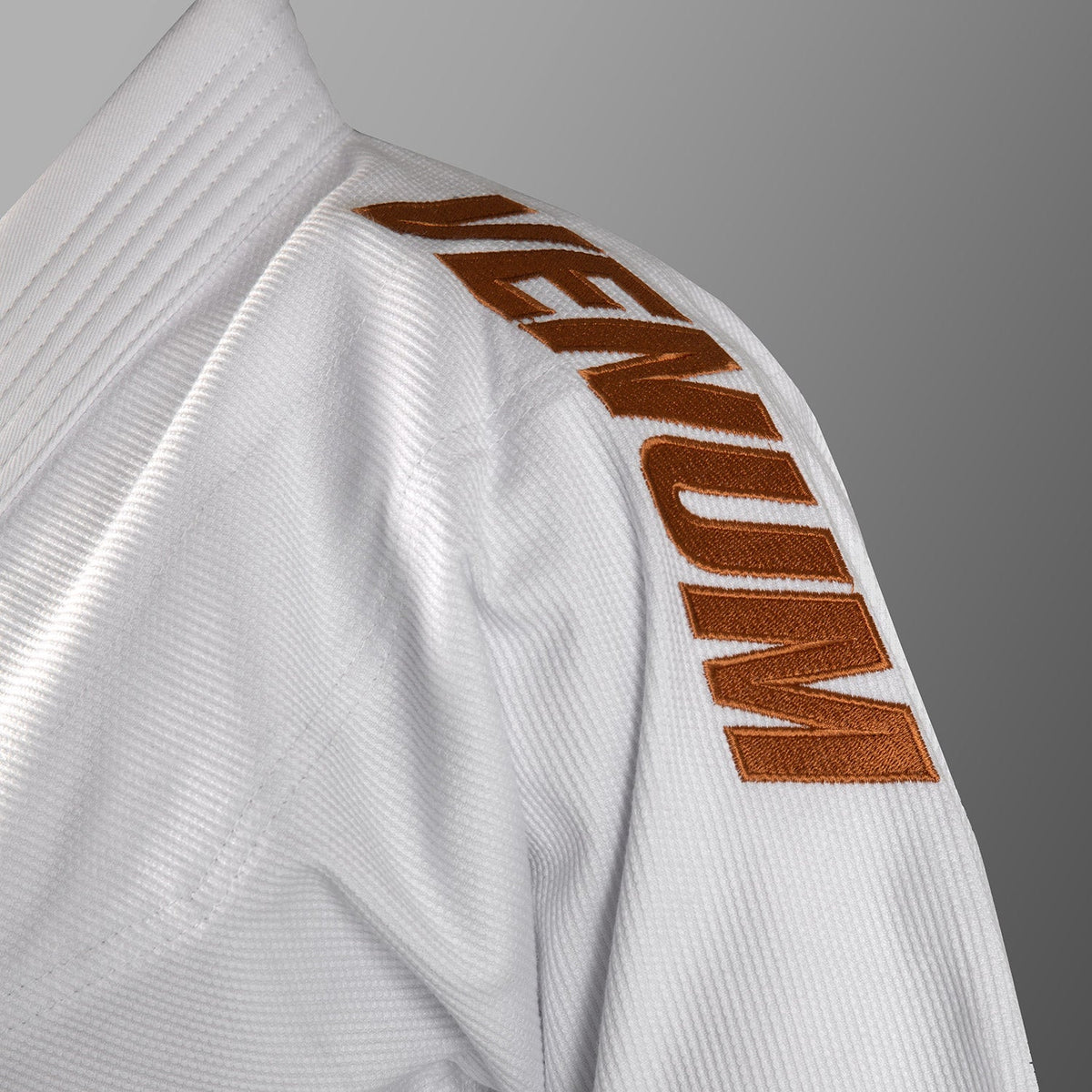 Détail du kimono de JJB Venum Contender Evo 2.0 blanc glacé