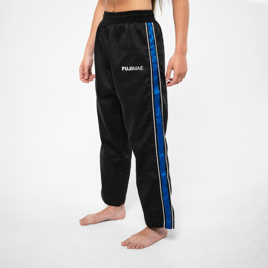 Pantalon Arts Martiaux Training FUJIMAE noir et bleu, détail bande