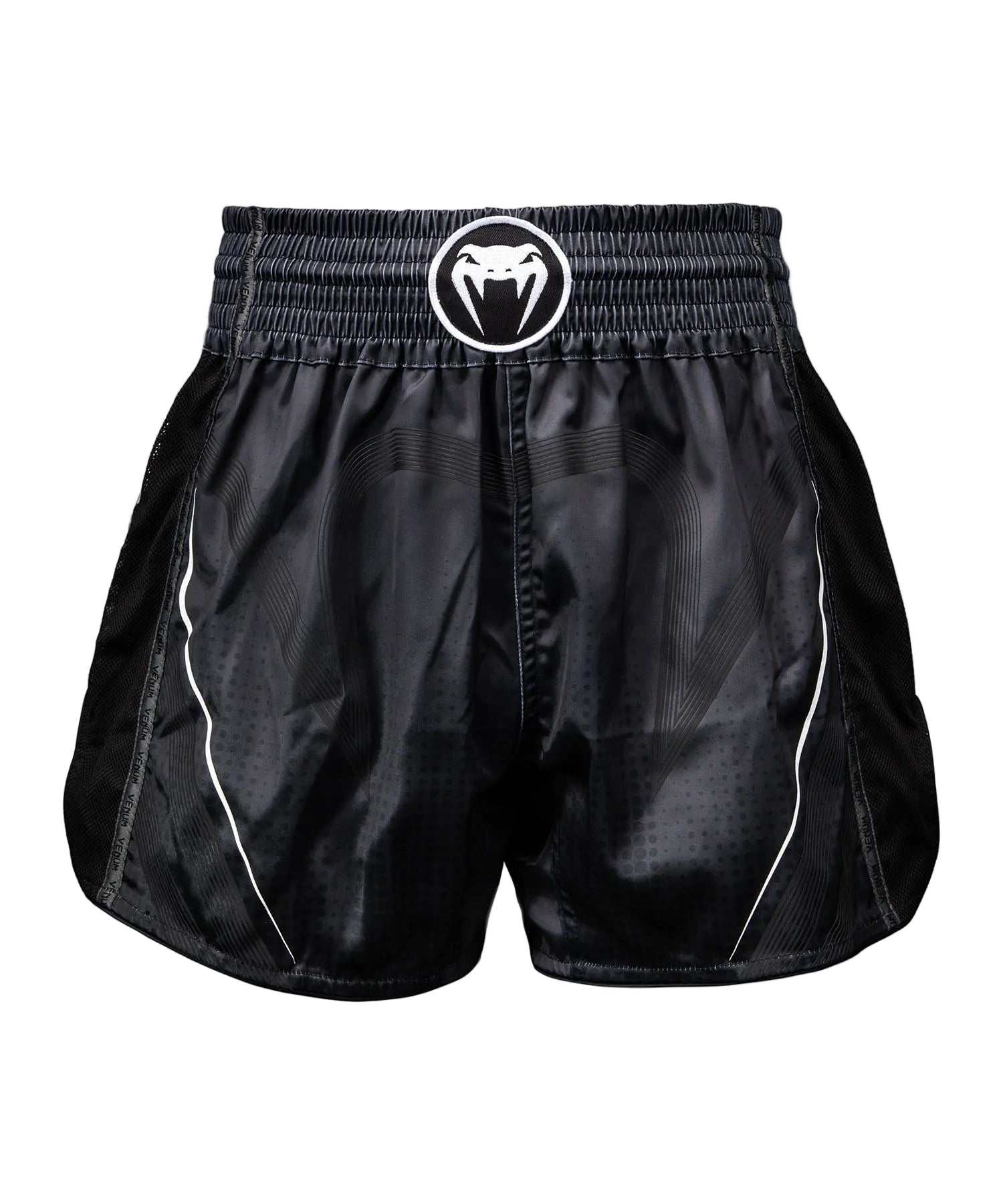 Short de Muay Thaï Venum Stealth noir et blanc avec panneaux mesh pour entraînement et compétition