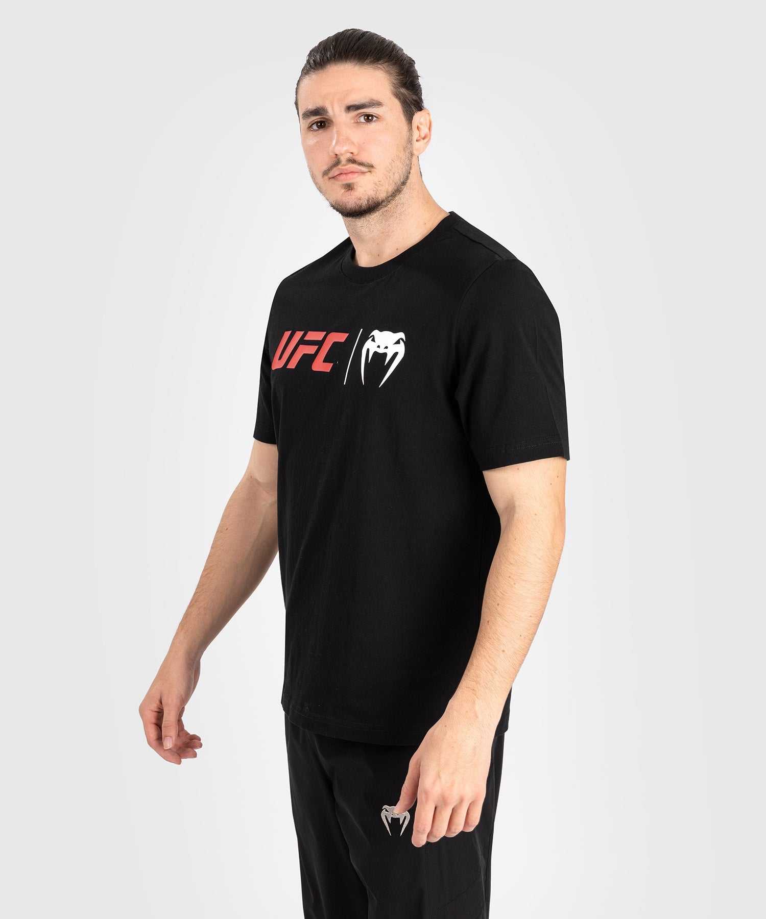 T-shirt UFC Venum Classic noir et rouge en coton avec logos ton sur ton poitrine
