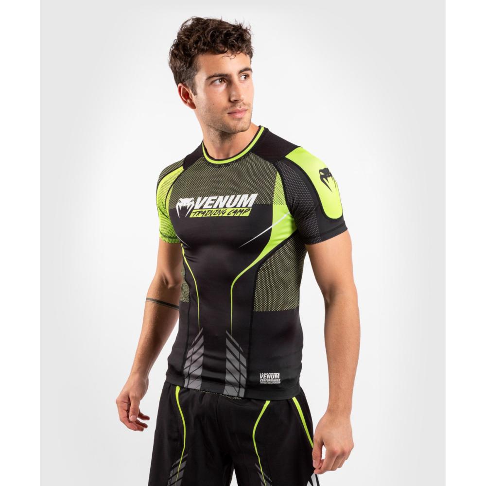 t-shirt-de-compression-venum-training-camp-3-0