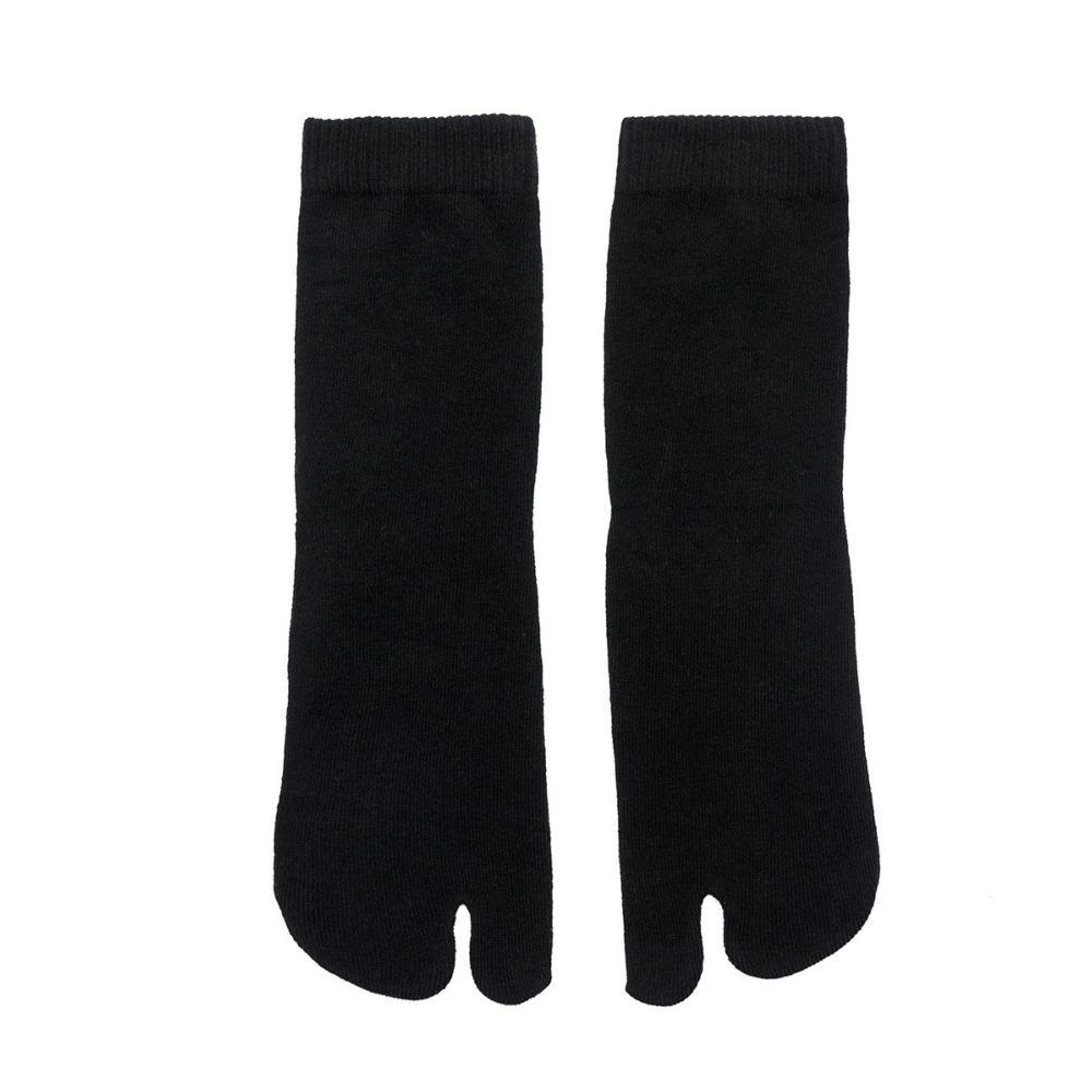 Black traditional Japanese Chaussettes Tabi et Zoori socks by FUJIMAE, one size, cotton blend