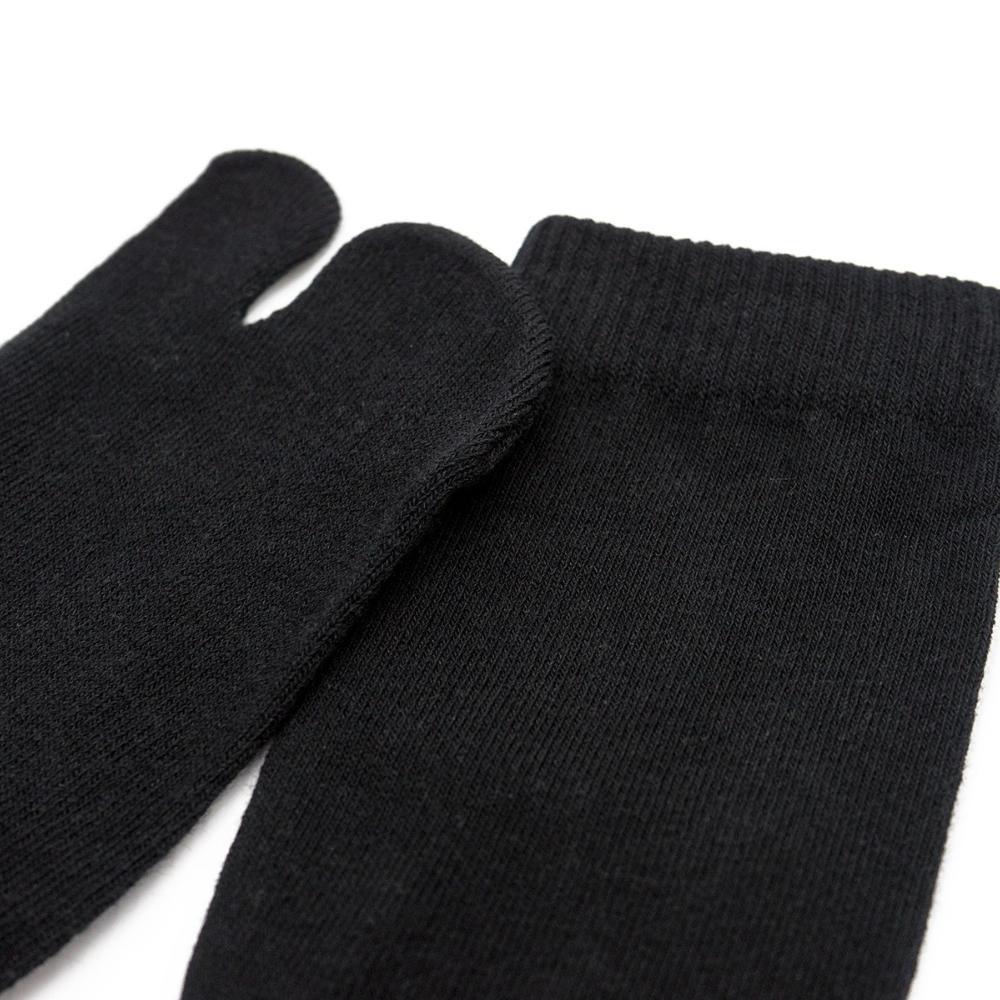 Black traditional Japanese Chaussettes Tabi et Zoori socks for martial arts by FujiMae
