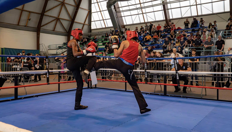 S'équiper en boxe française (savate) : chaussures, tenue et gants