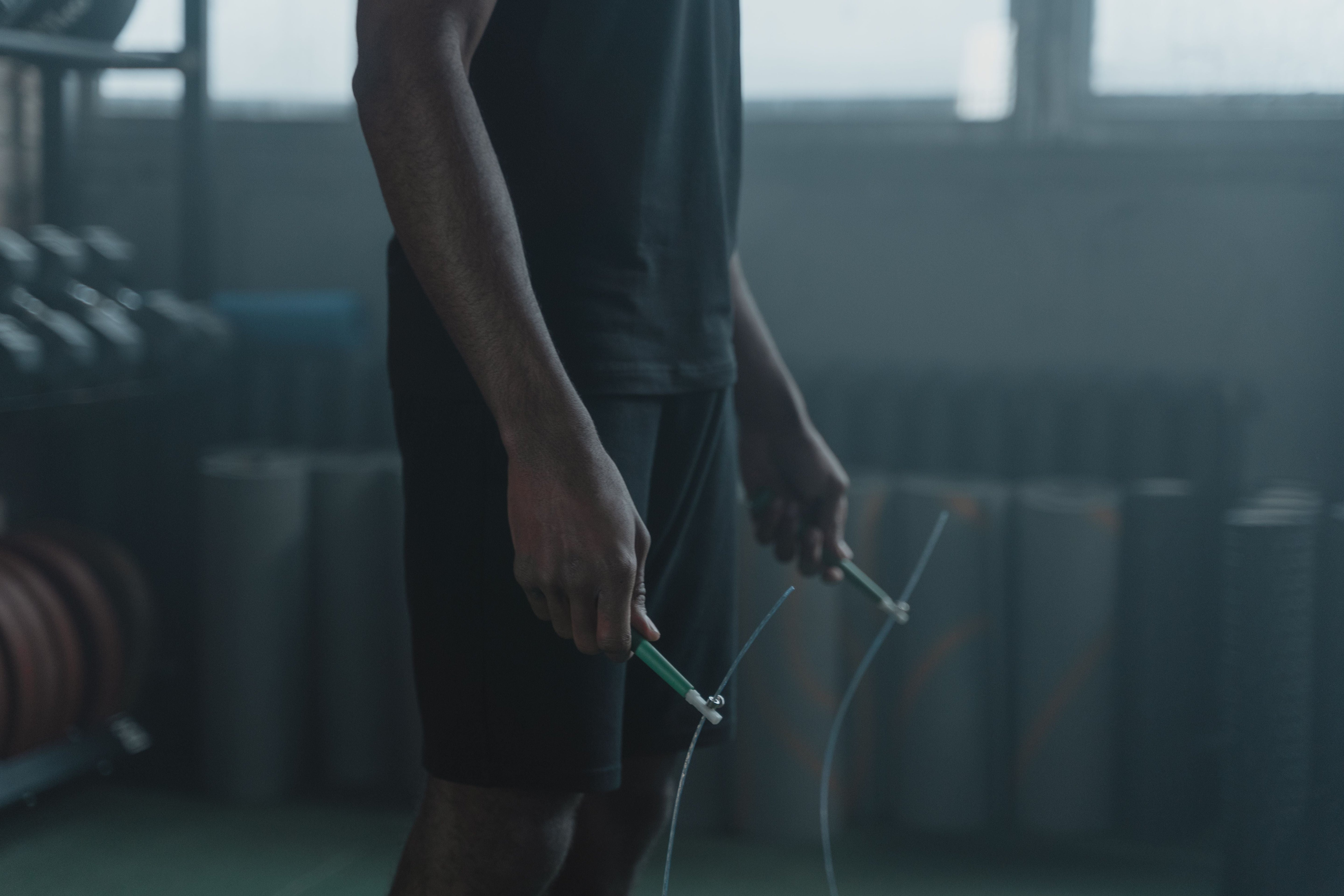 Corde à sauter de boxe : comment bien la choisir (types, longueur, roulement à billes)