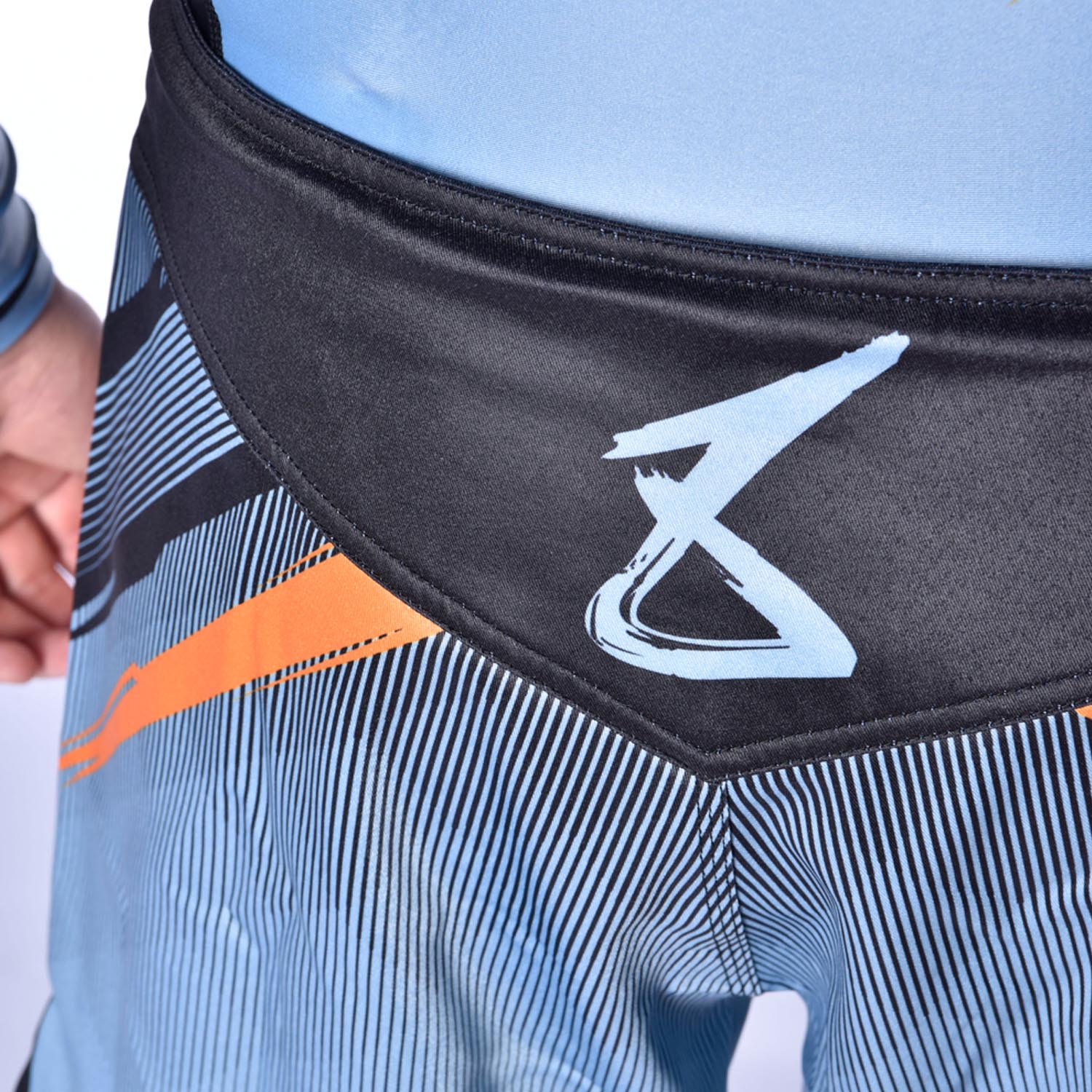 Fightshort - 8 WEAPONS - shift - Gris glacé/Orange